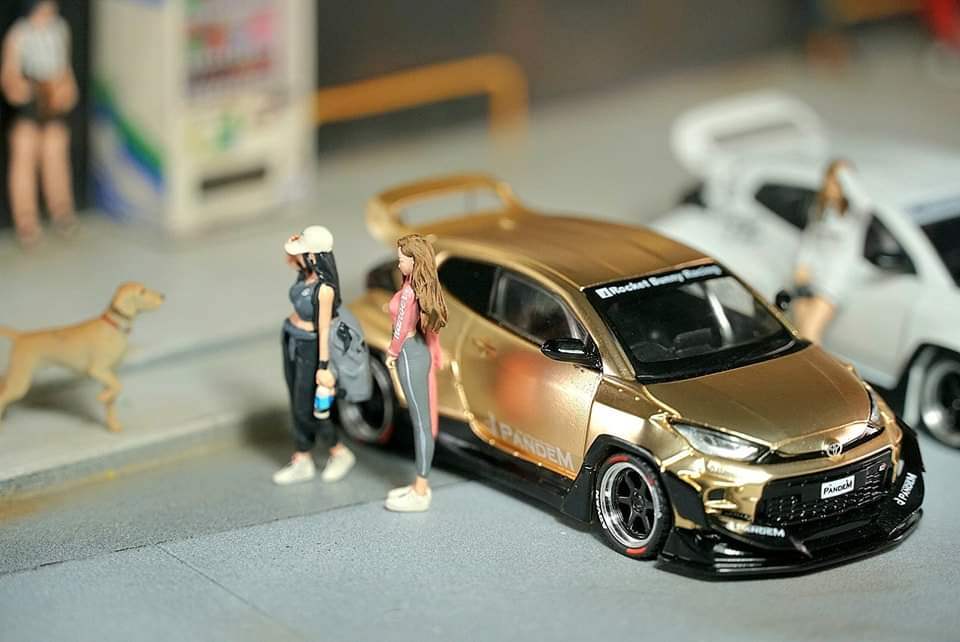 POP RACE 1/64 PANDEM GR YARIS SATIN GOLD - Image 3