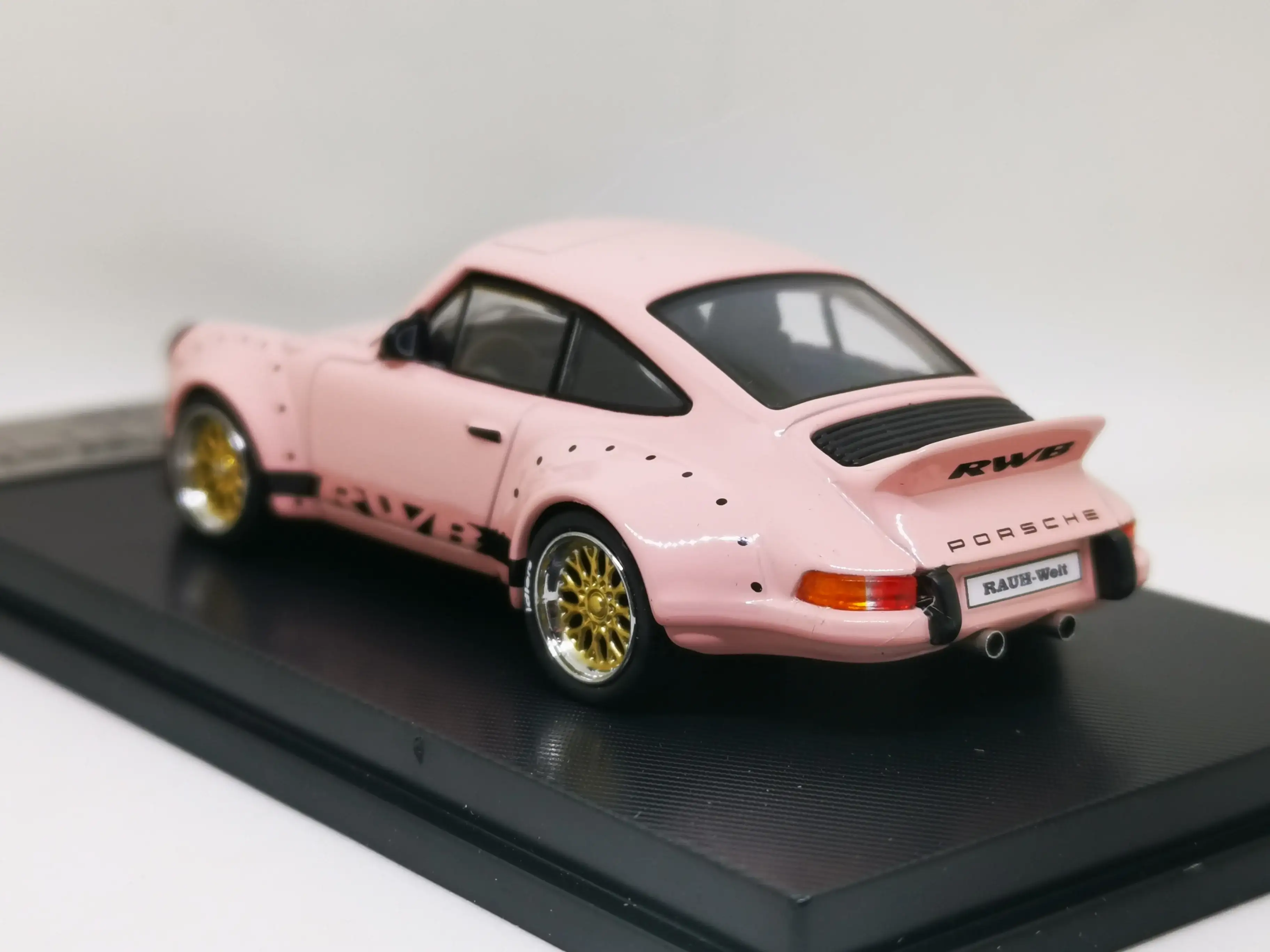 Model Collect RWB Porsche 930 Ducktail Wing Pink 1:64 SCALE - Image 4