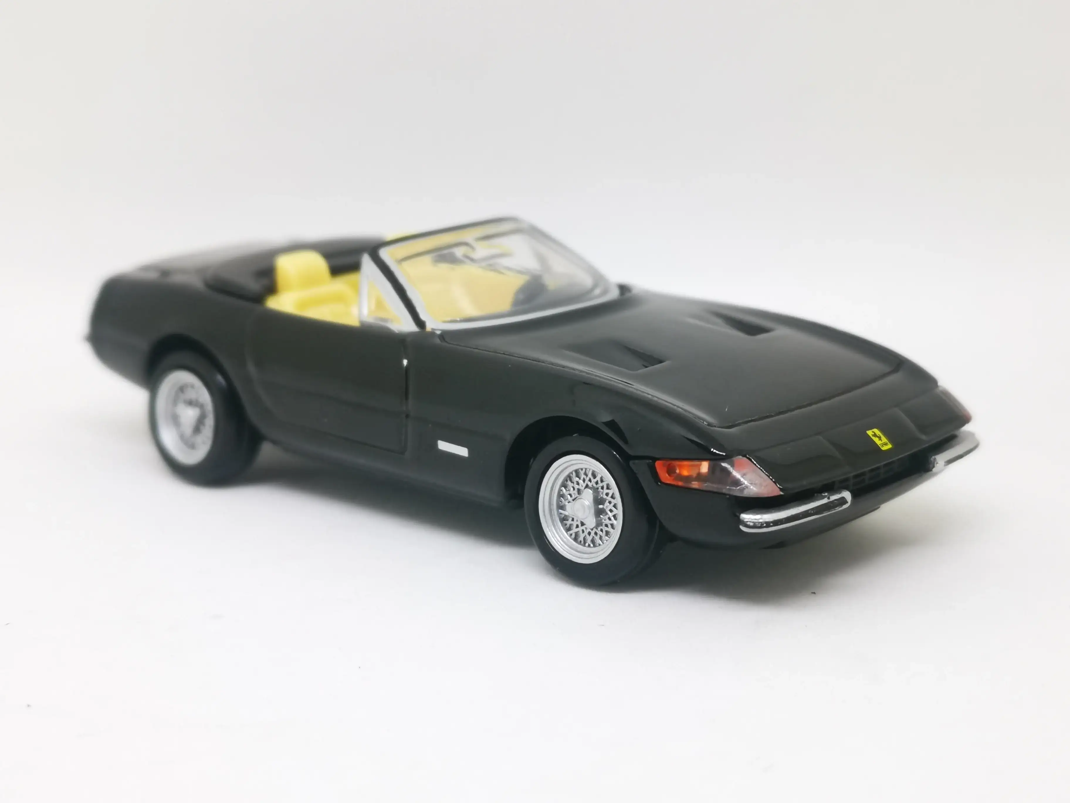Tomica Premium No.36 Ferrari 365 GTS4 set of two 1:61 SCALE NEW IN Box - Image 10