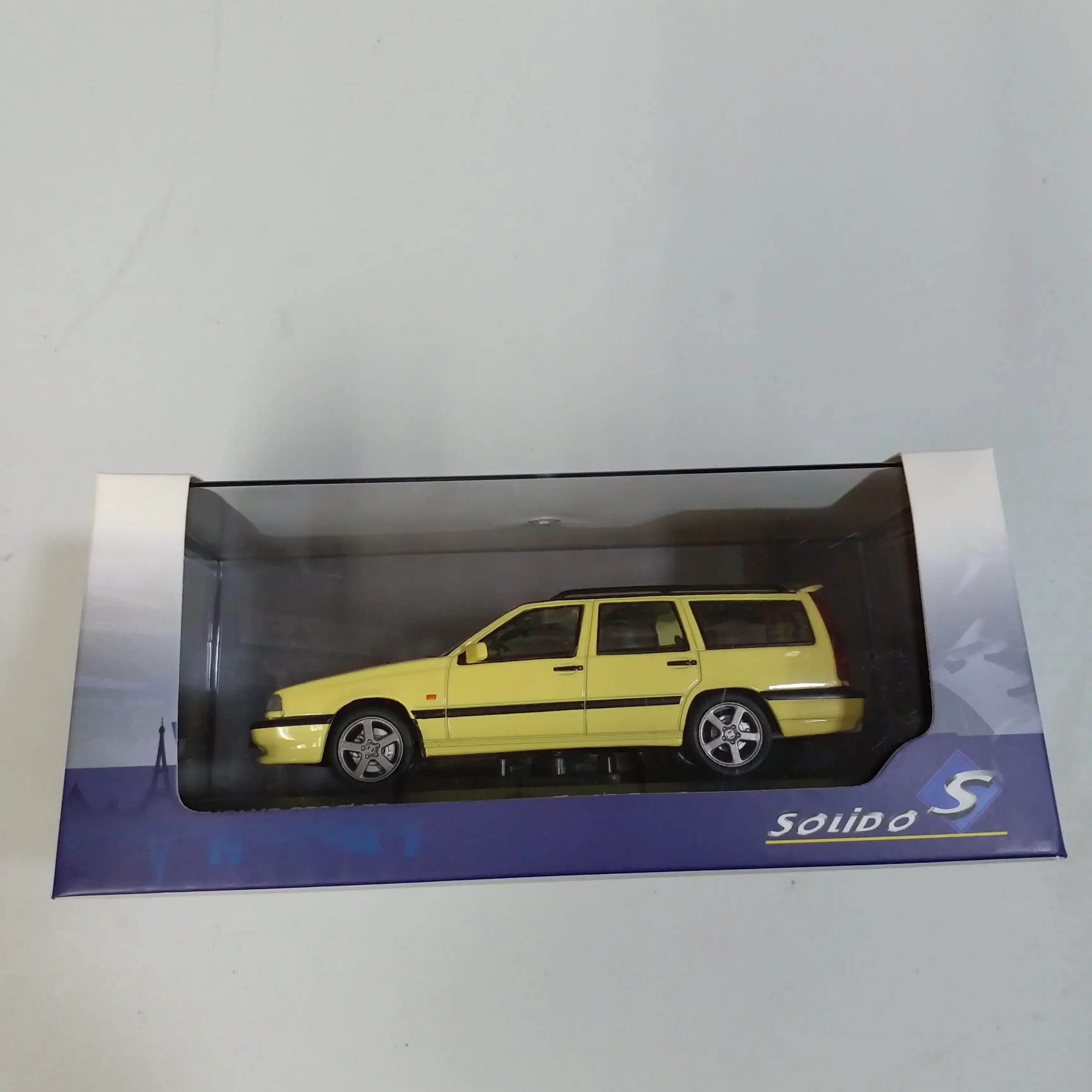 Solido 1:43 Volvo TS-R Cream Yellow - Image 3