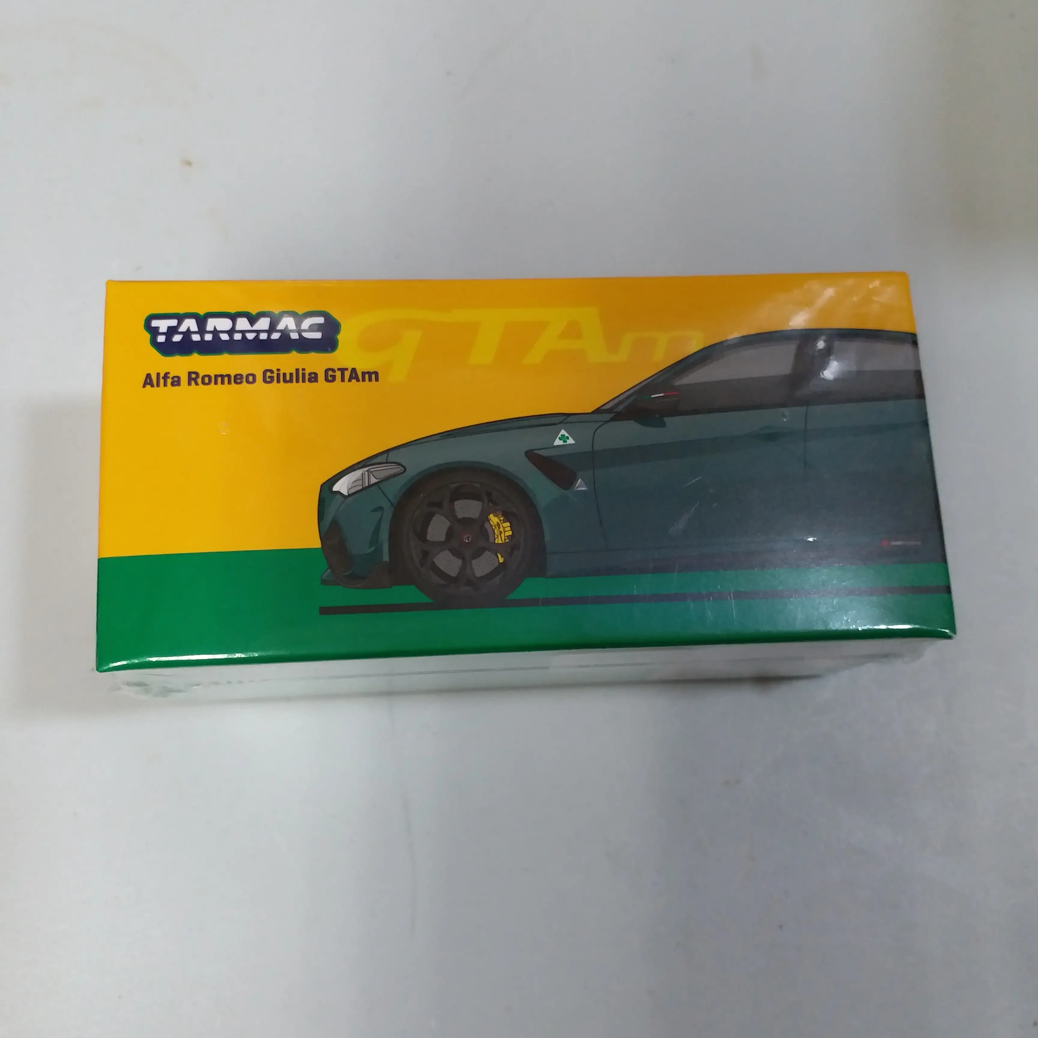 Tarmac Works 1:64 Alfa Romeo Giulia GTAm Green Metallic - Image 2