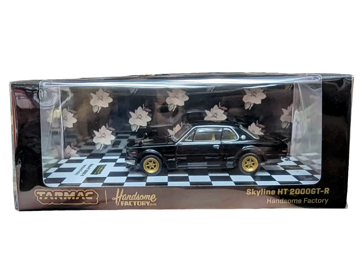 Tarmac Works 1:64 Scale Nissan Skyline 2000 GT-R (KPGC10) Handsome Factory Edition - Image 2