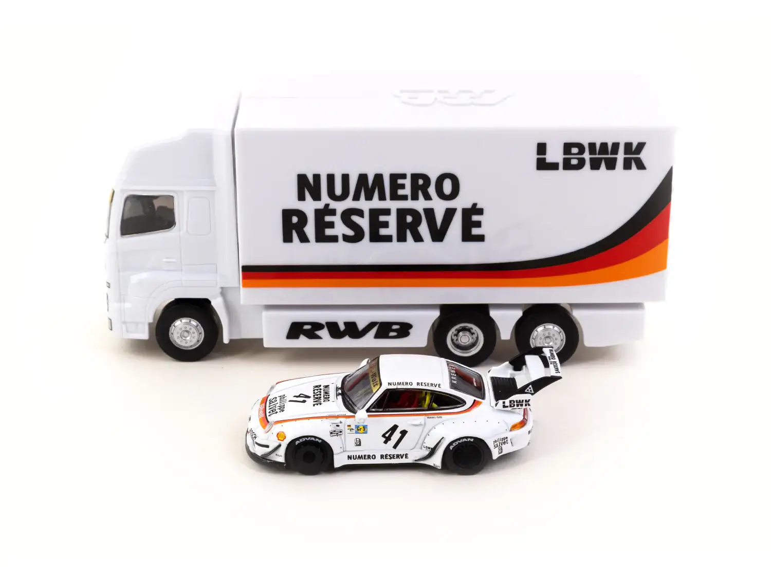 Tarmac Works 1:64 #41 RWB 993 LBWK Special Edition Singapore Diecast Expo 2022 - Image 2