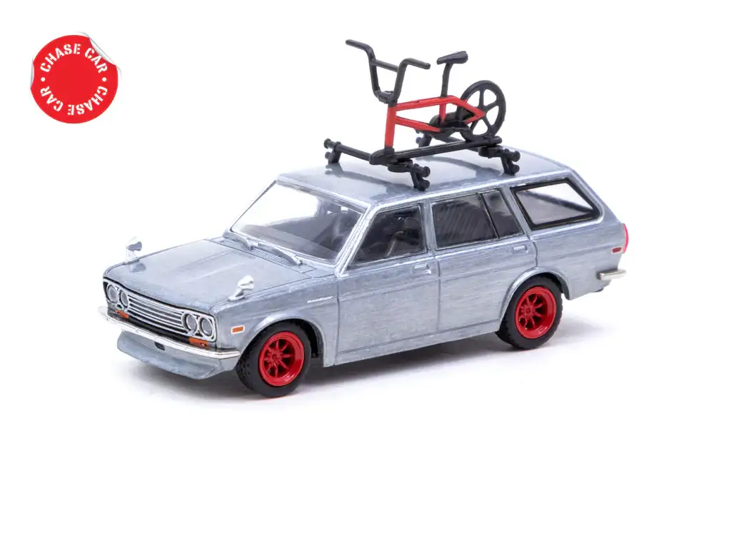 Tarmac Works Datsun Blue Bird 510 Wagon Red - Image 3