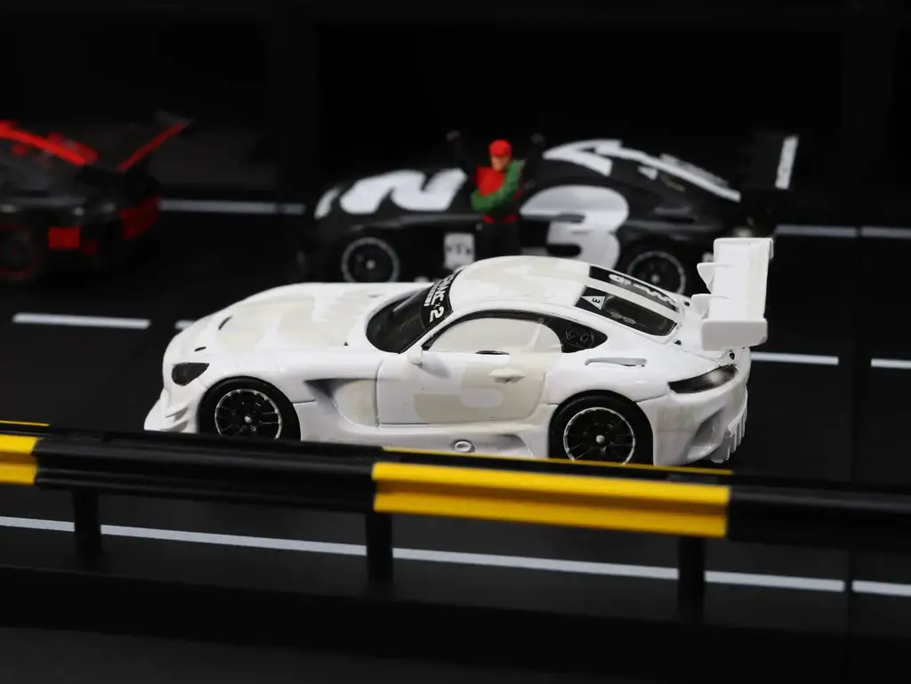 Tarmac Works Mercedes me x 4A likeBlack x Tarmac Works 1/64 Mercedes-AMG GT3 #3 Diorama & Cars Boxset - Image 2