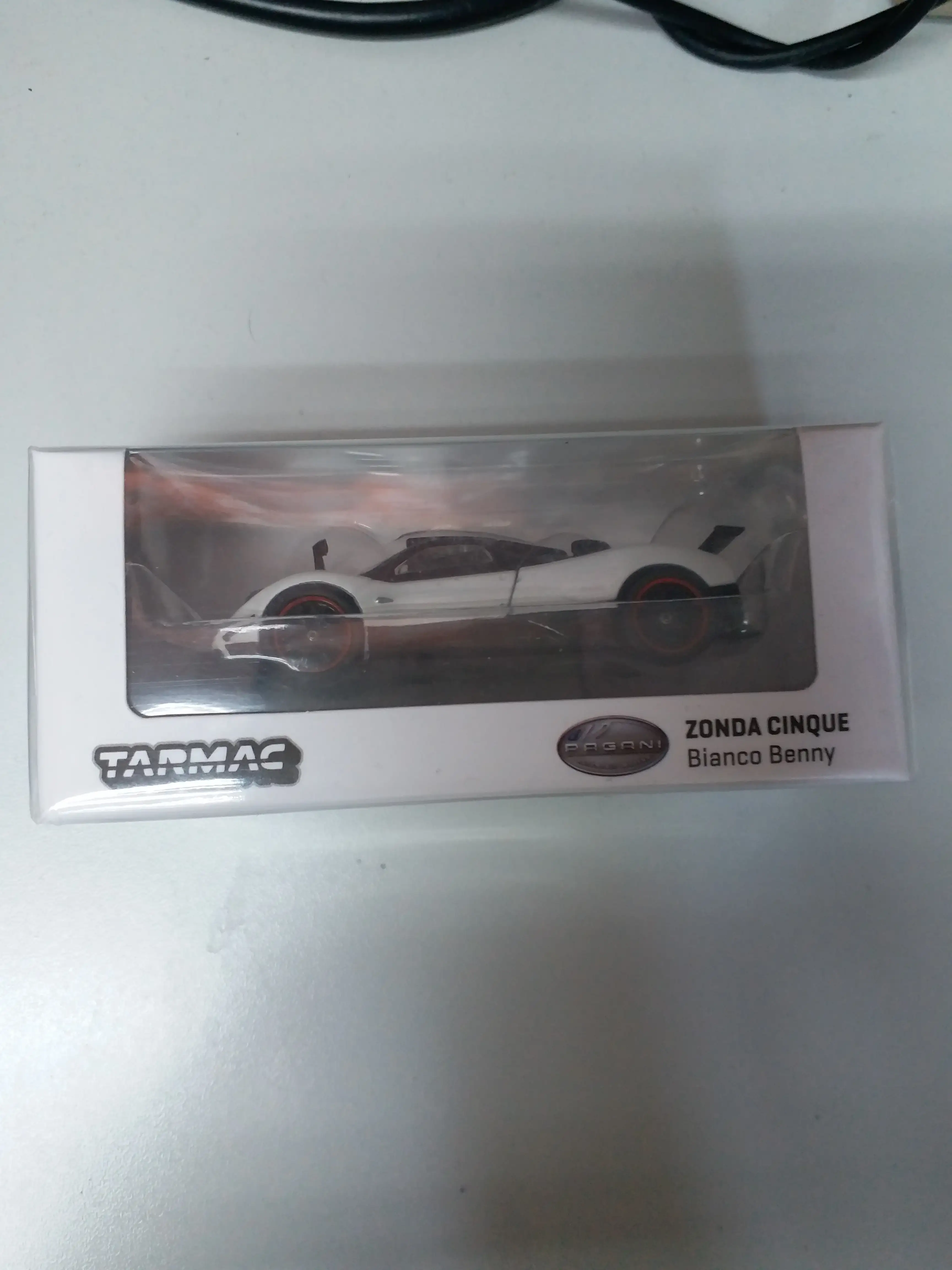 Tarmac Works Pagani Zonda Cinque Bianco Benny - Image 3