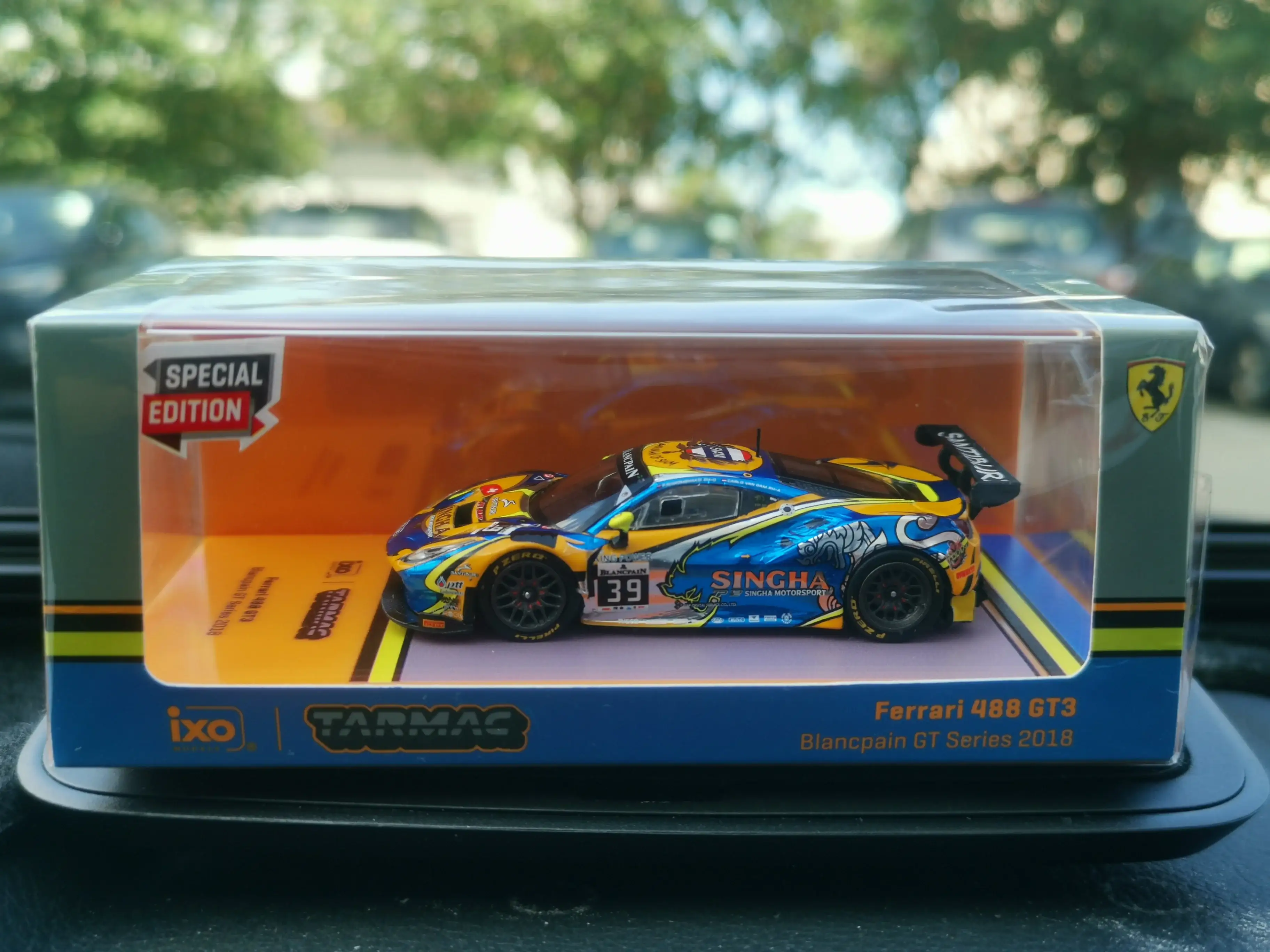 Tarmac Works 1:64 Ferrari 488 GT3 Hong Kong ACG Expo Exclusive - Image 4