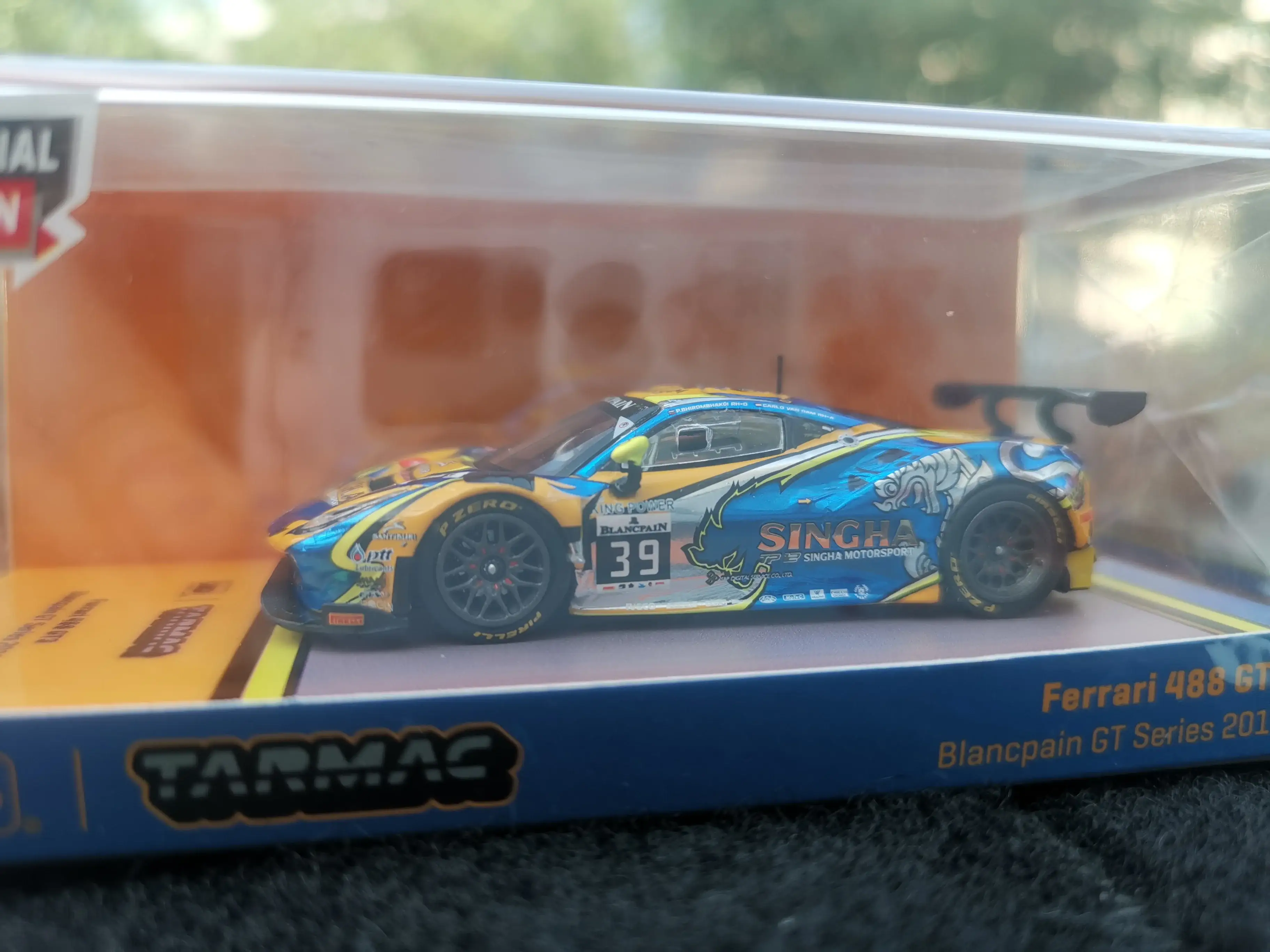 Tarmac Works 1:64 Ferrari 488 GT3 Hong Kong ACG Expo Exclusive - Image 5