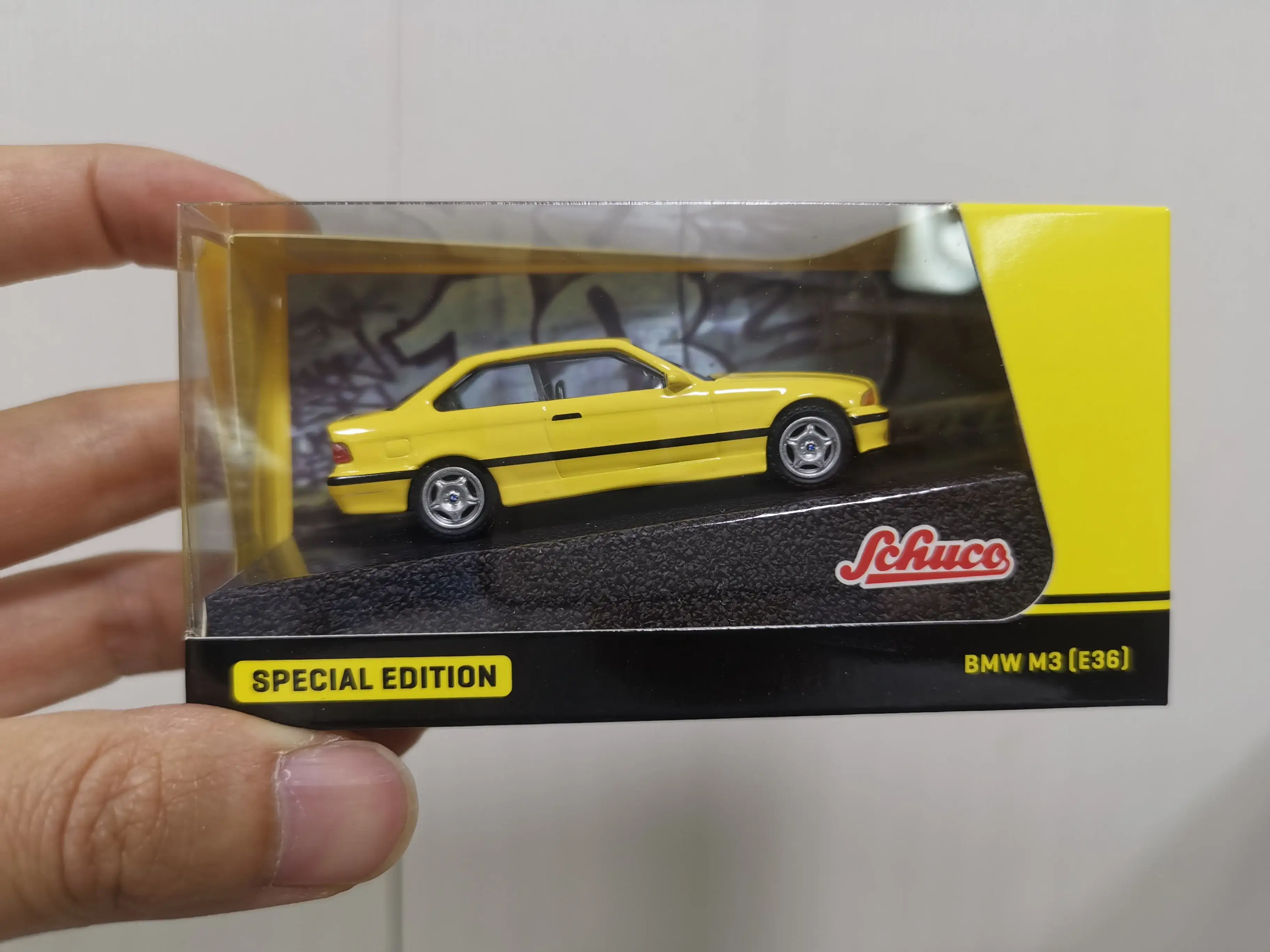 Tarmac Works x Schuco BMW M3 E36