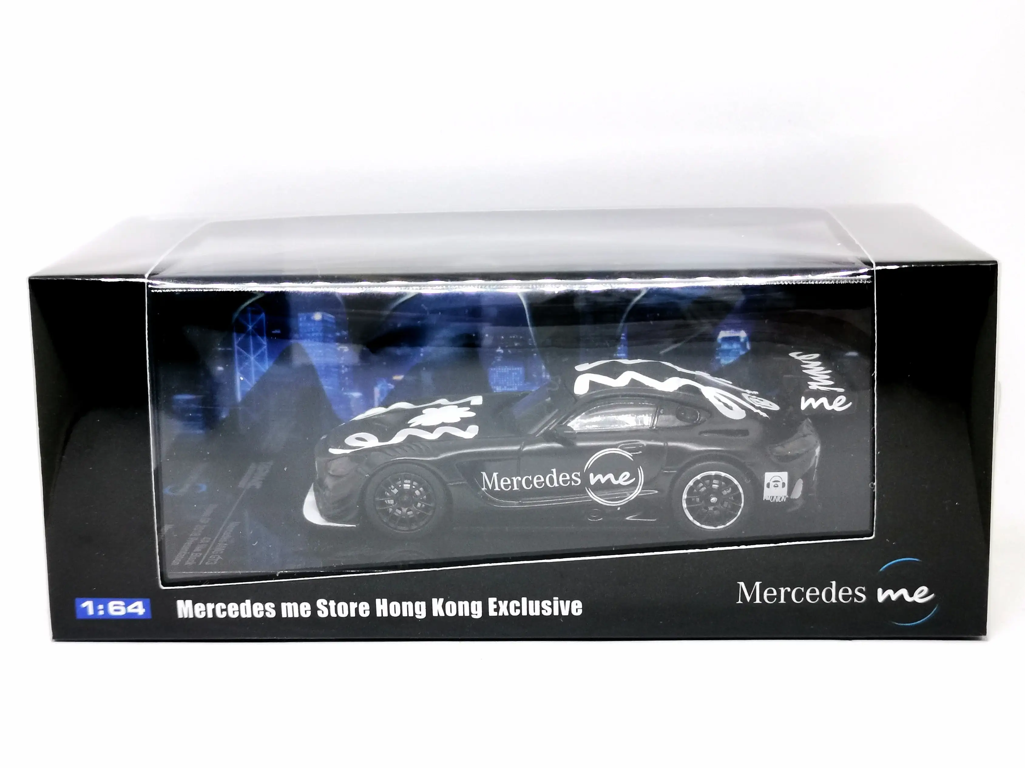 Tarmac Works Mercedes-Benz AMG GT3 Macau GT Cup 2018 presentation Car with Edoardo Mortara Signature Hong Kong Benz Store Exclusive 1/64 Scale - Image 3
