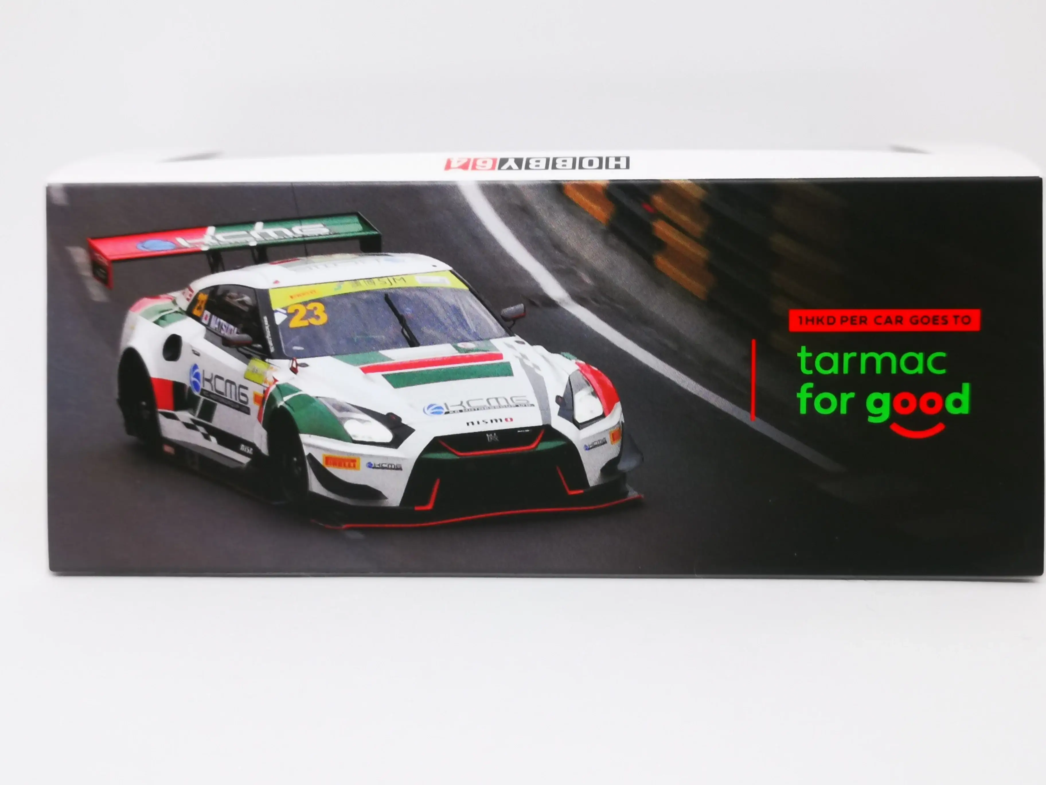 Tarmac Works Nissan Nismo GT-R GT3 Macau GT Cup - FIA GT World Cup 2018 Tsugio Matsuda With Metal Oil Can - Image 7