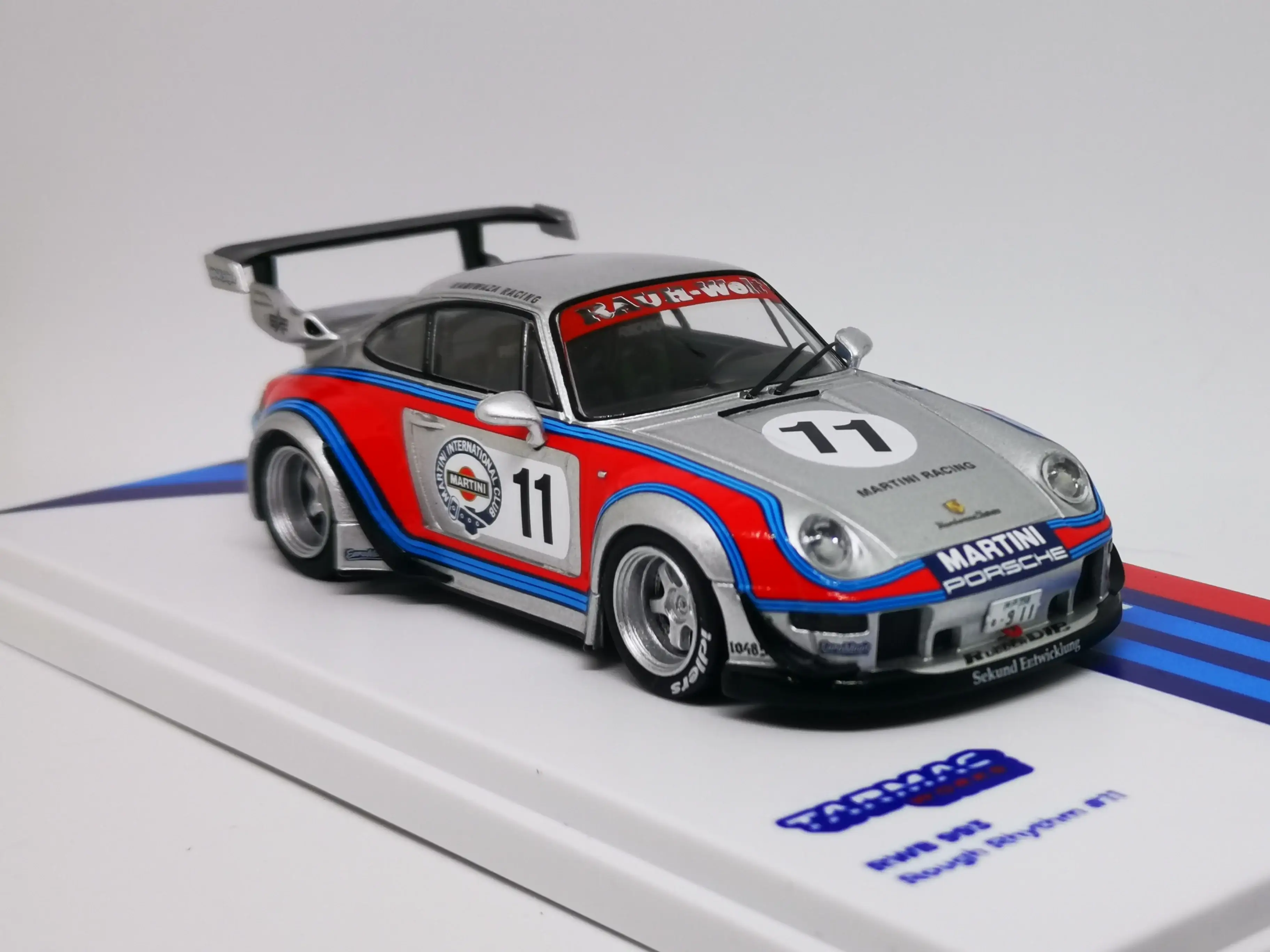 Tarmac Works 1:43 Scale Porsche 993 RWB Martini Rough Rhythm #11 - Image 4