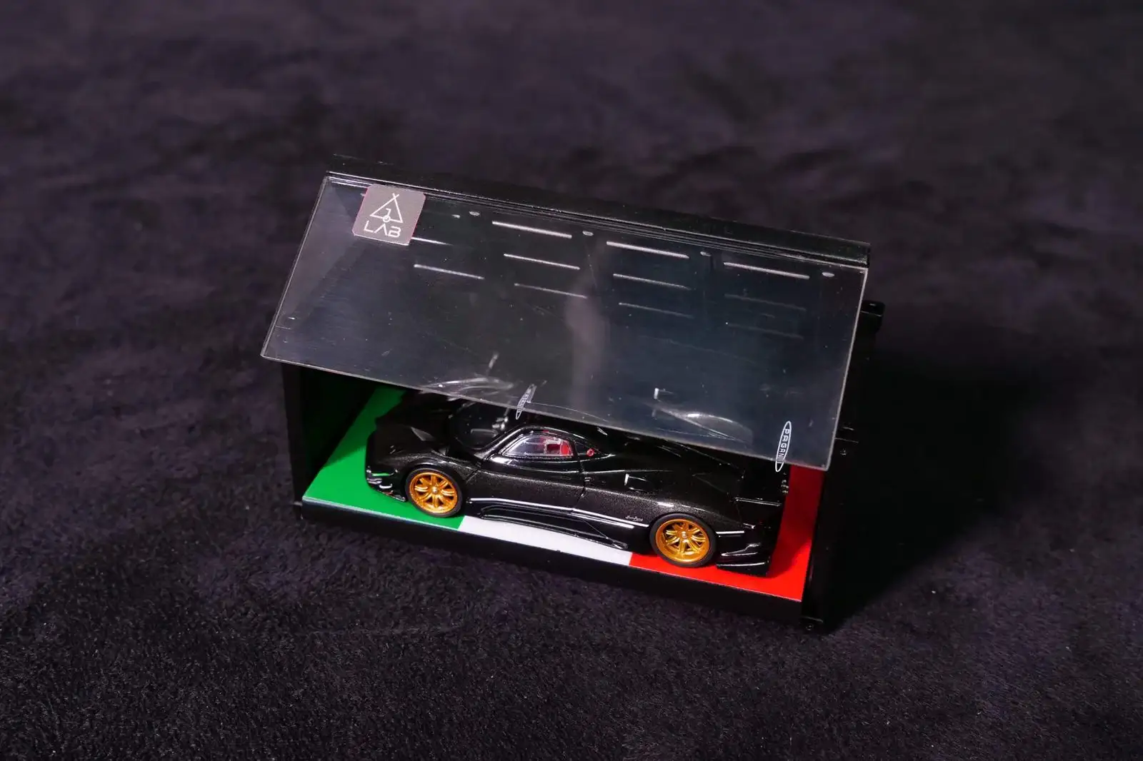 Tarmac Works 1:64 Scale Taiwan Exclusive Pagani Zonda RevoluciónGrigio Knockhill - Image 5