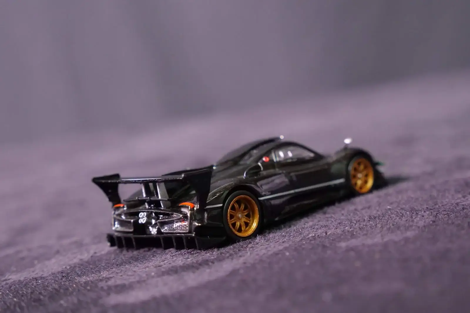 Tarmac Works 1:64 Scale Taiwan Exclusive Pagani Zonda RevoluciónGrigio Knockhill - Image 7