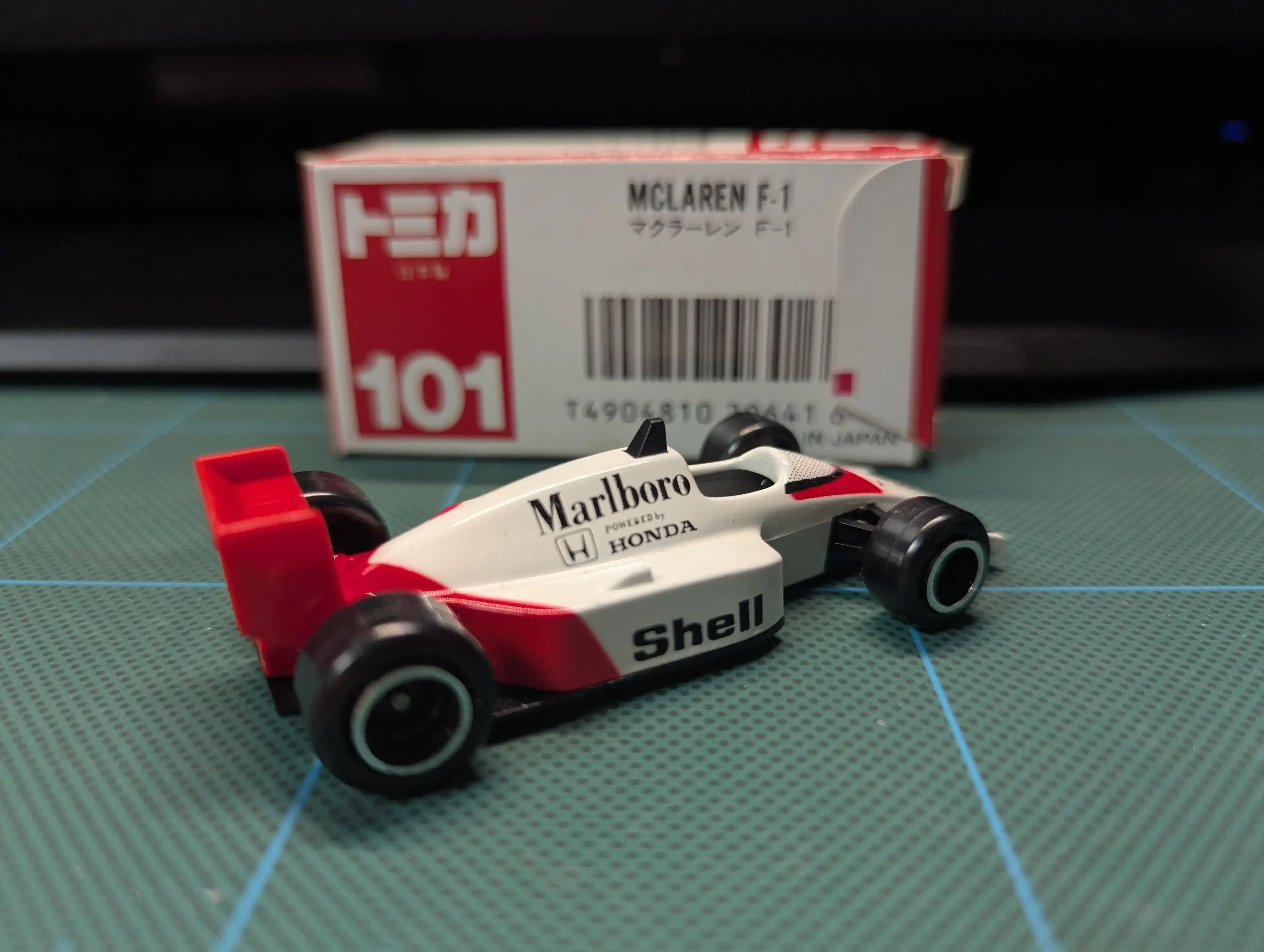 Tomica #101 McLaren F1 - Image 2