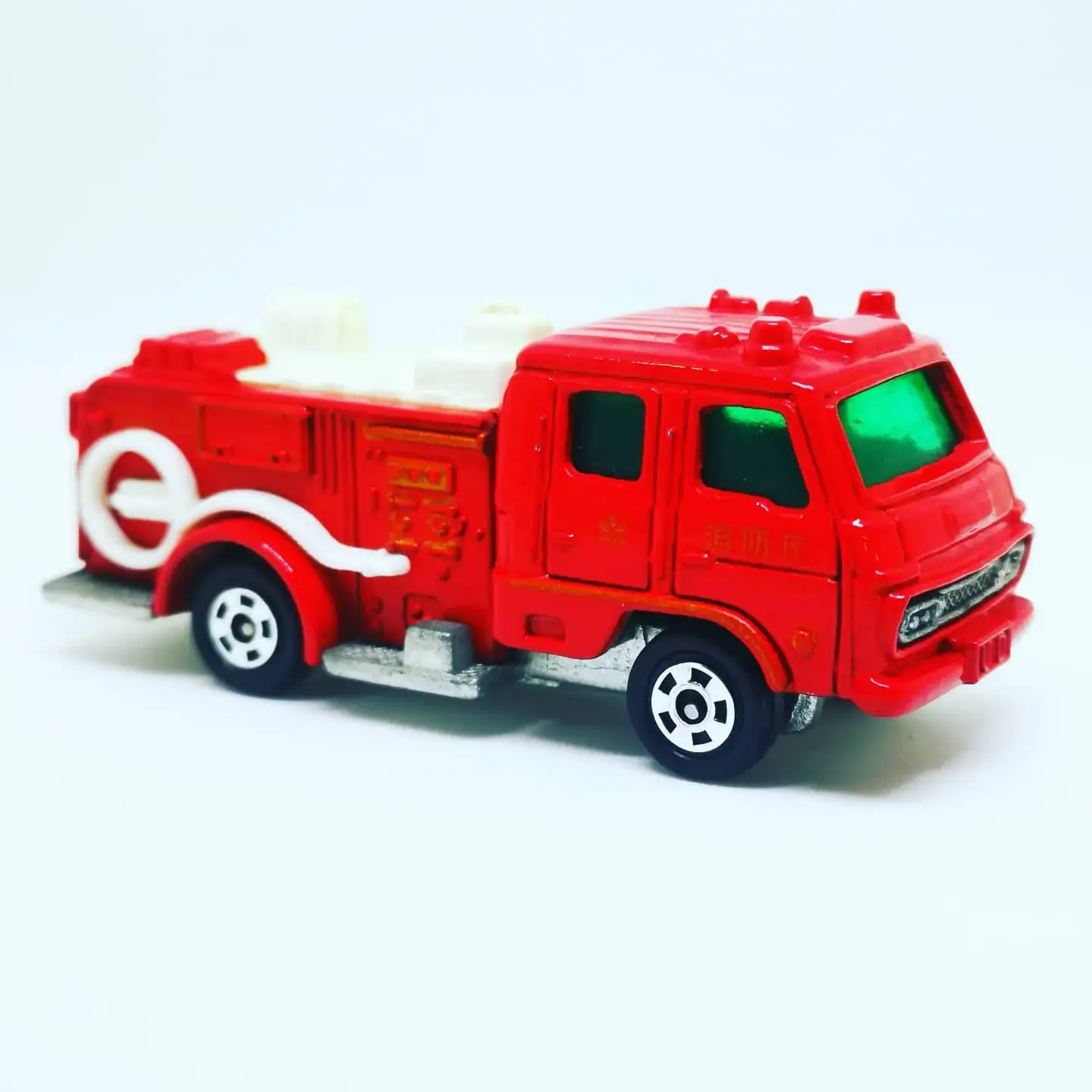 Tomica #110 Nissan Diesel Pump Fire Engine Made in Japan - Image 2