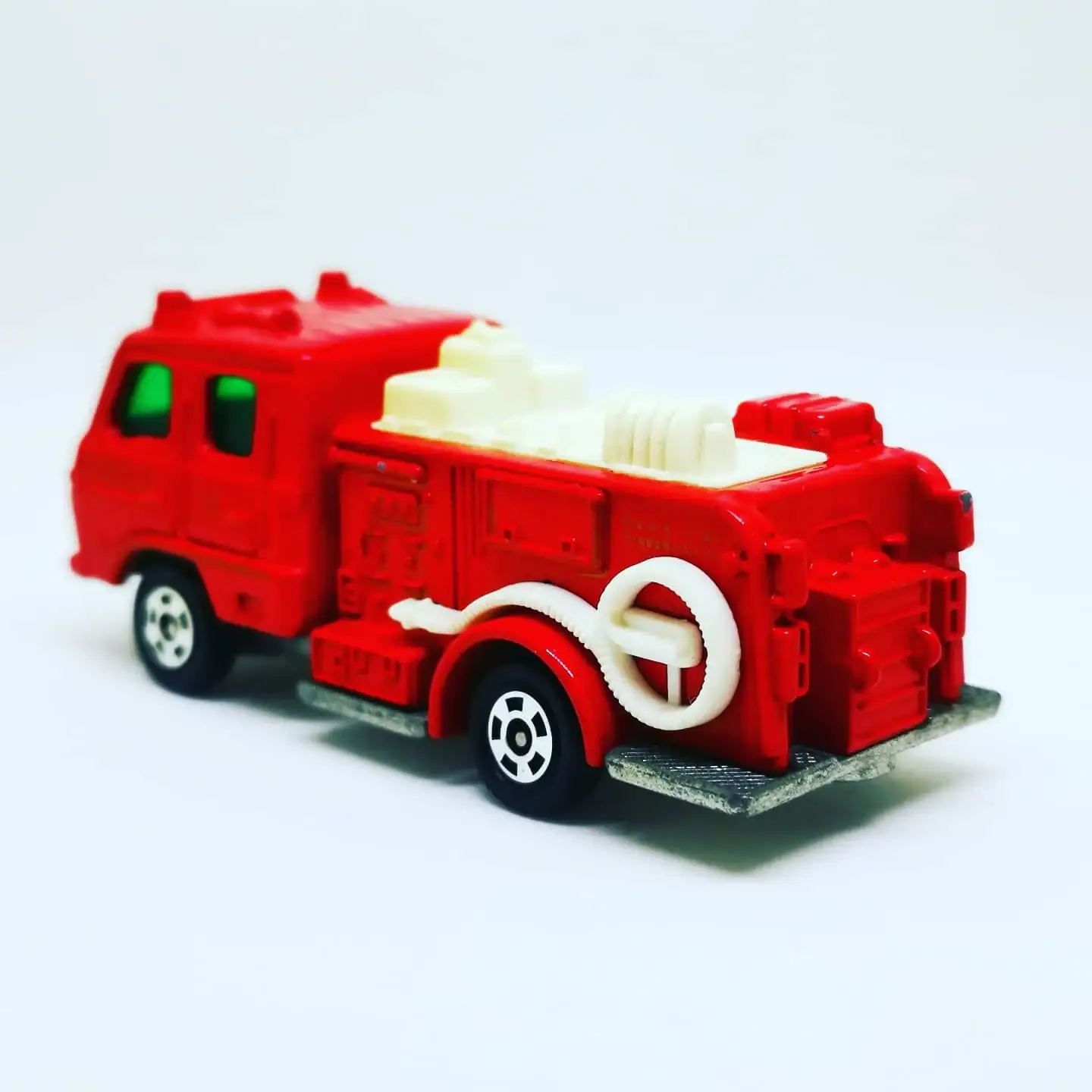 Tomica #110 Nissan Diesel Pump Fire Engine Made in Japan - Image 4