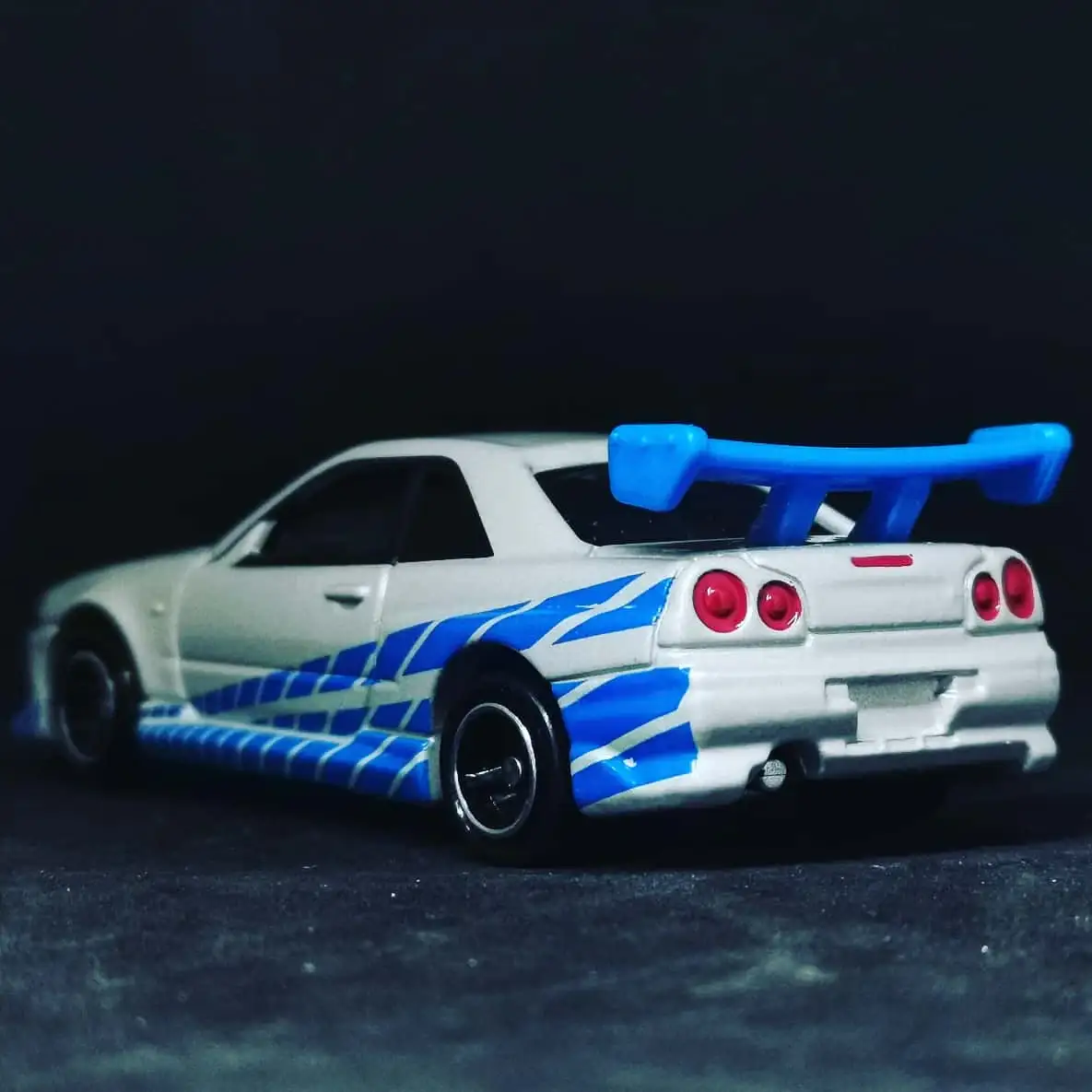 Tomica #150 Fast and Furious Paul Walker Nissan Skyline GTR R34 - Image 3