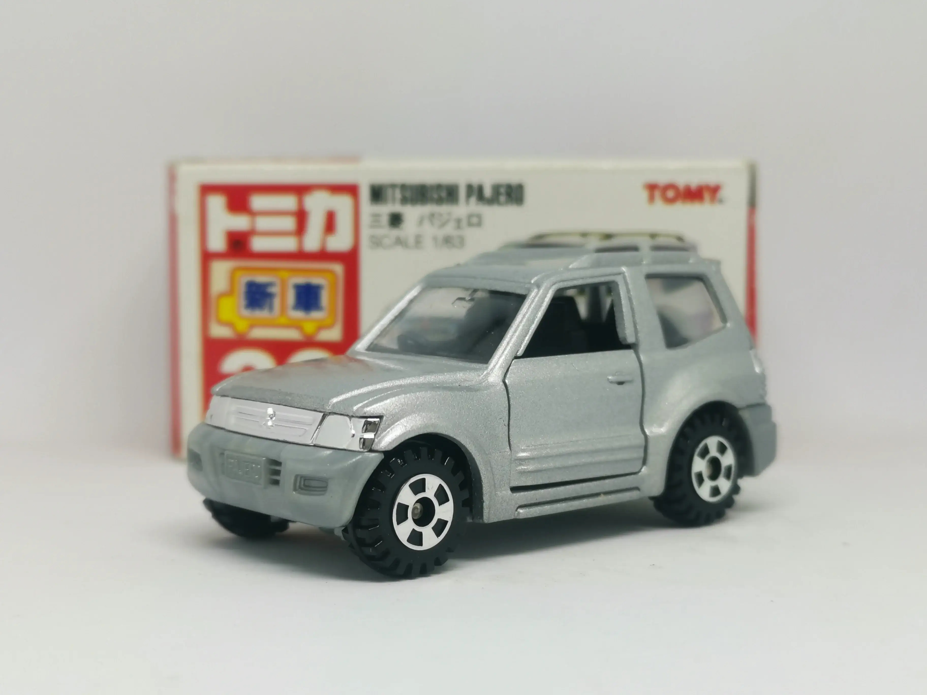 Tomica #30 Mitsubishi Pajero Made in Japan - Image 2