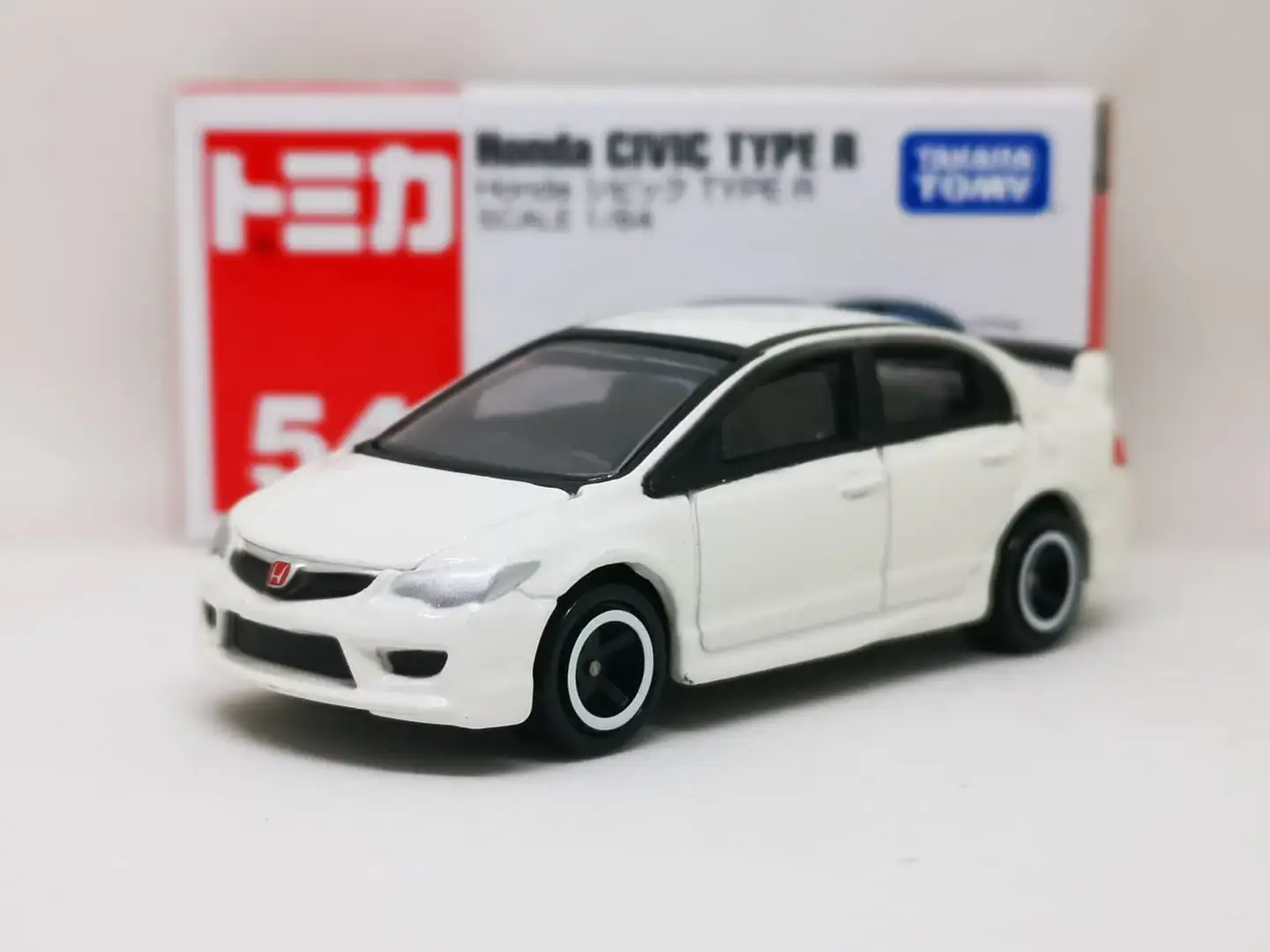 Tomica #54 Honda Civic FD2 Type R 1/64 SCALE