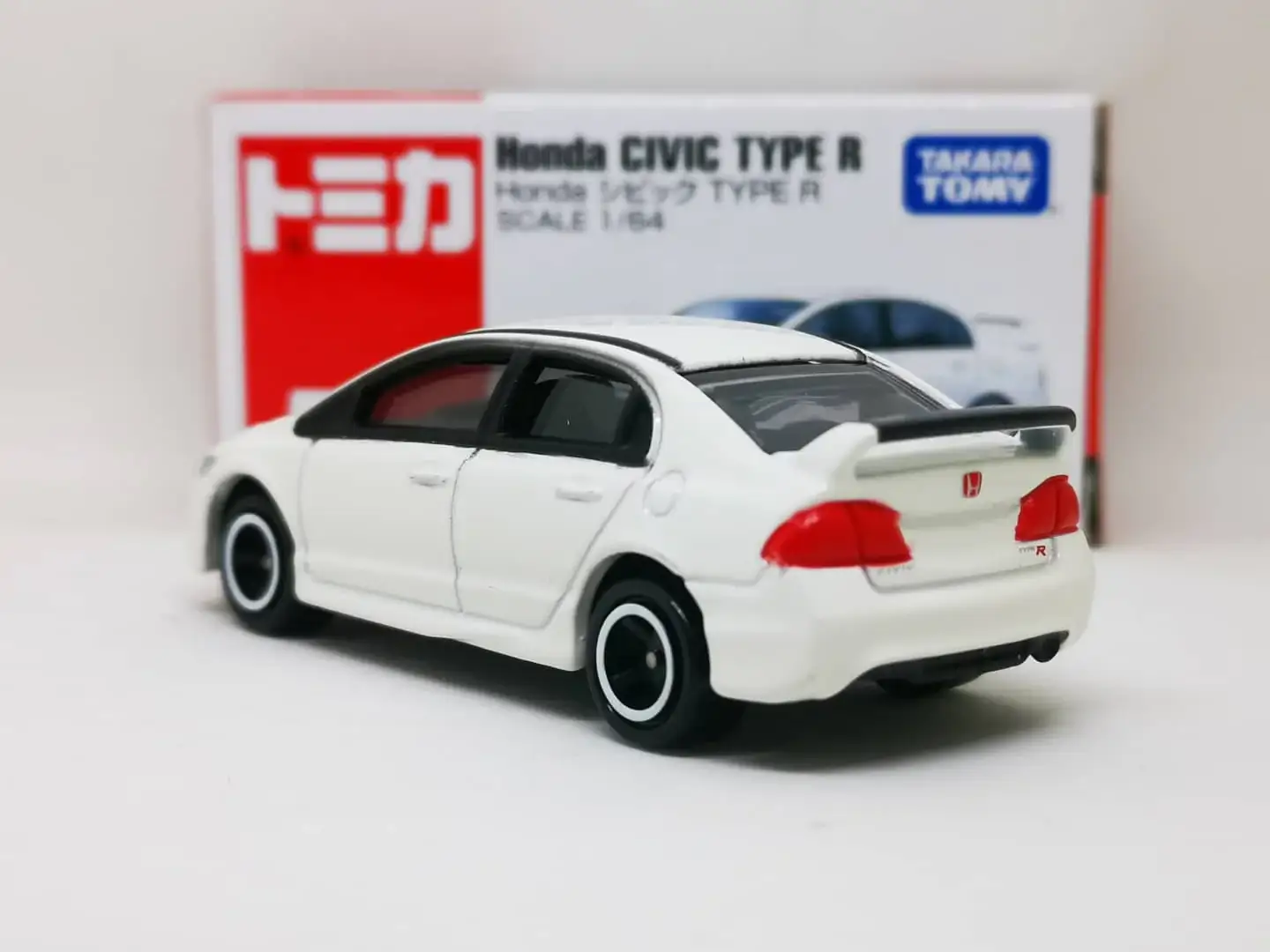 Tomica #54 Honda Civic FD2 Type R 1/64 SCALE - Image 2