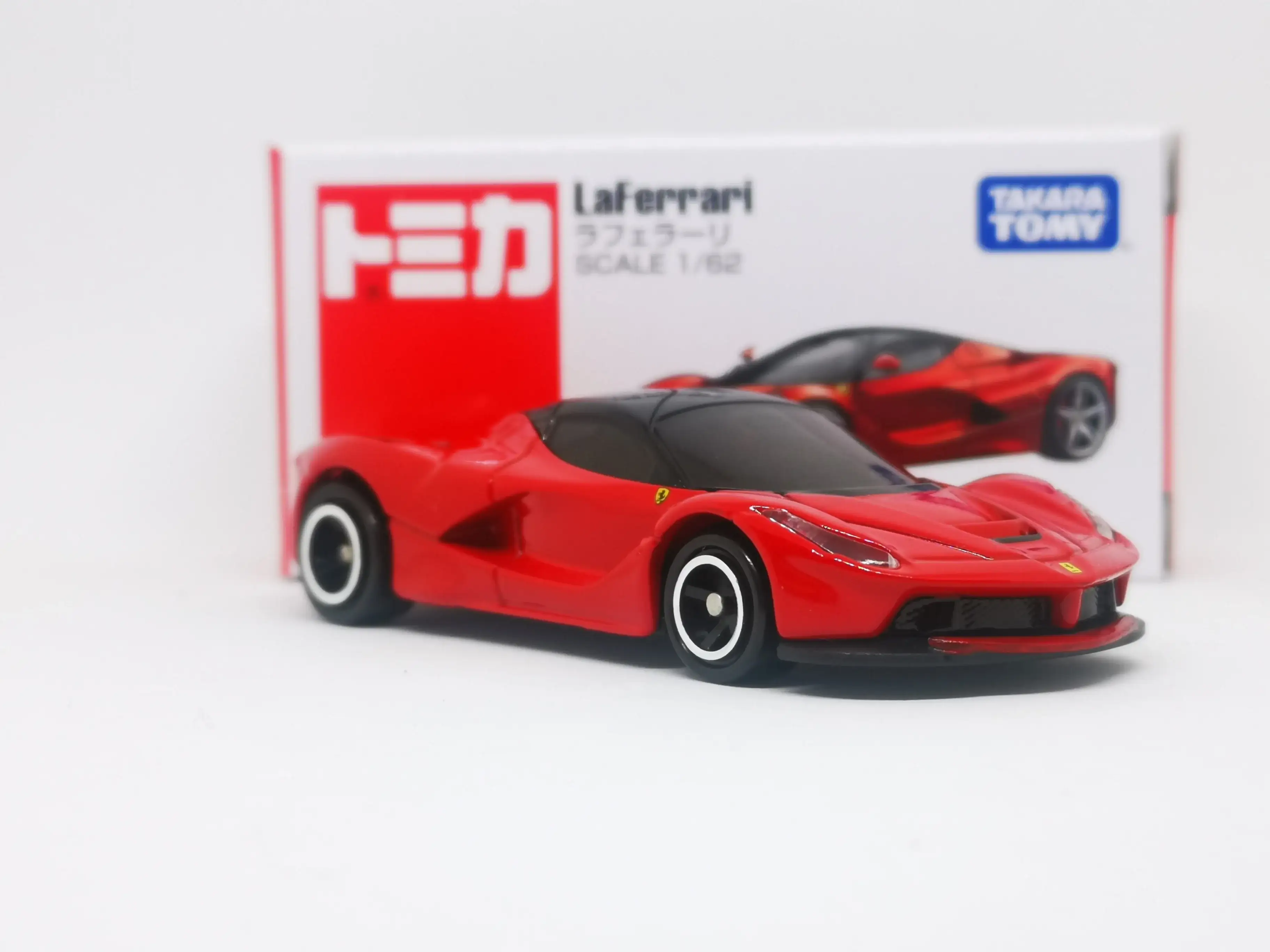 Tomica #62 LaFerrari Ferrari - Image 3
