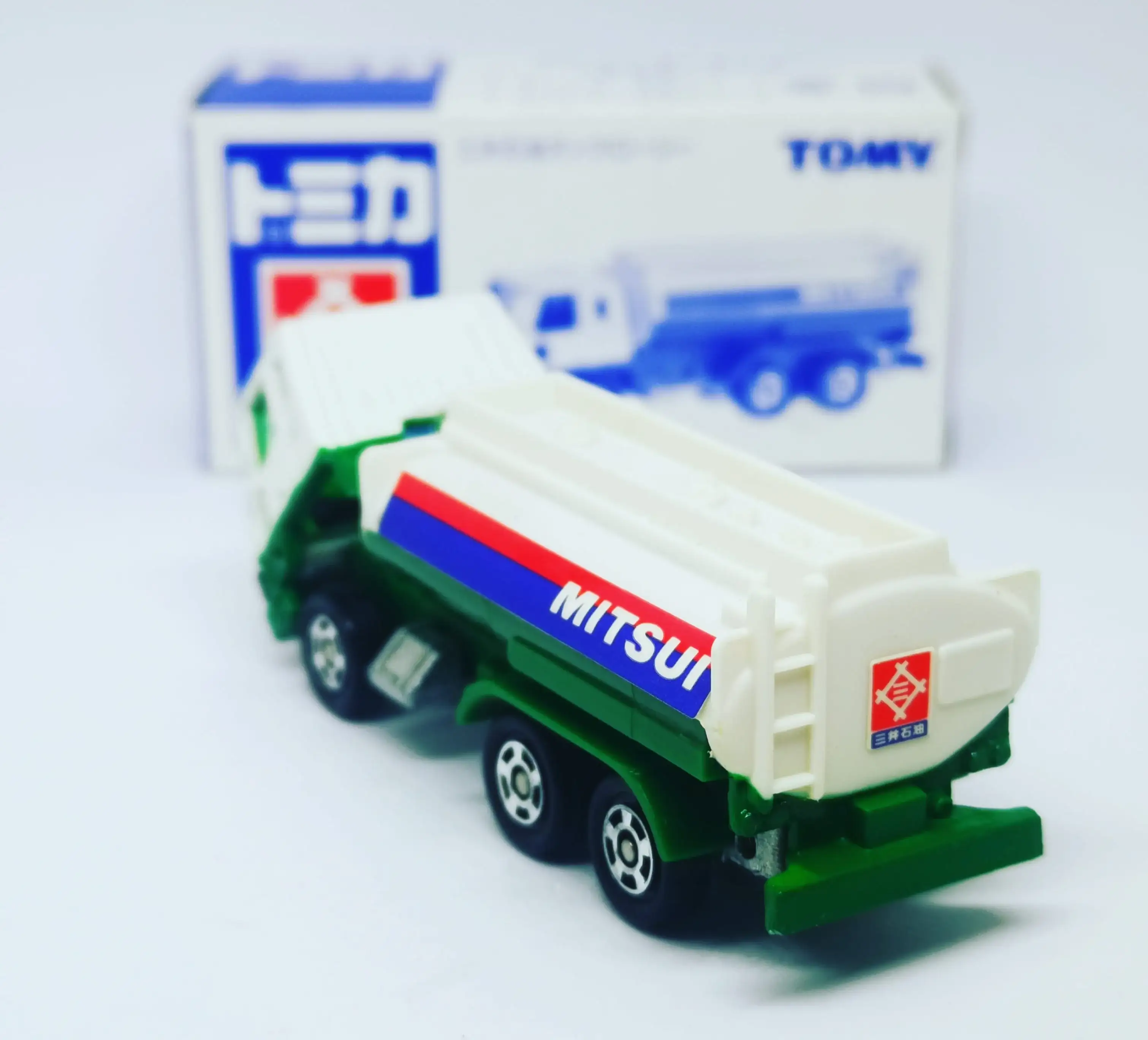 Tomica Mitsui Petrol Exclusive Item
Nissan Diesel Trucks
Mitsui Petrol Tank Lorry - Image 3