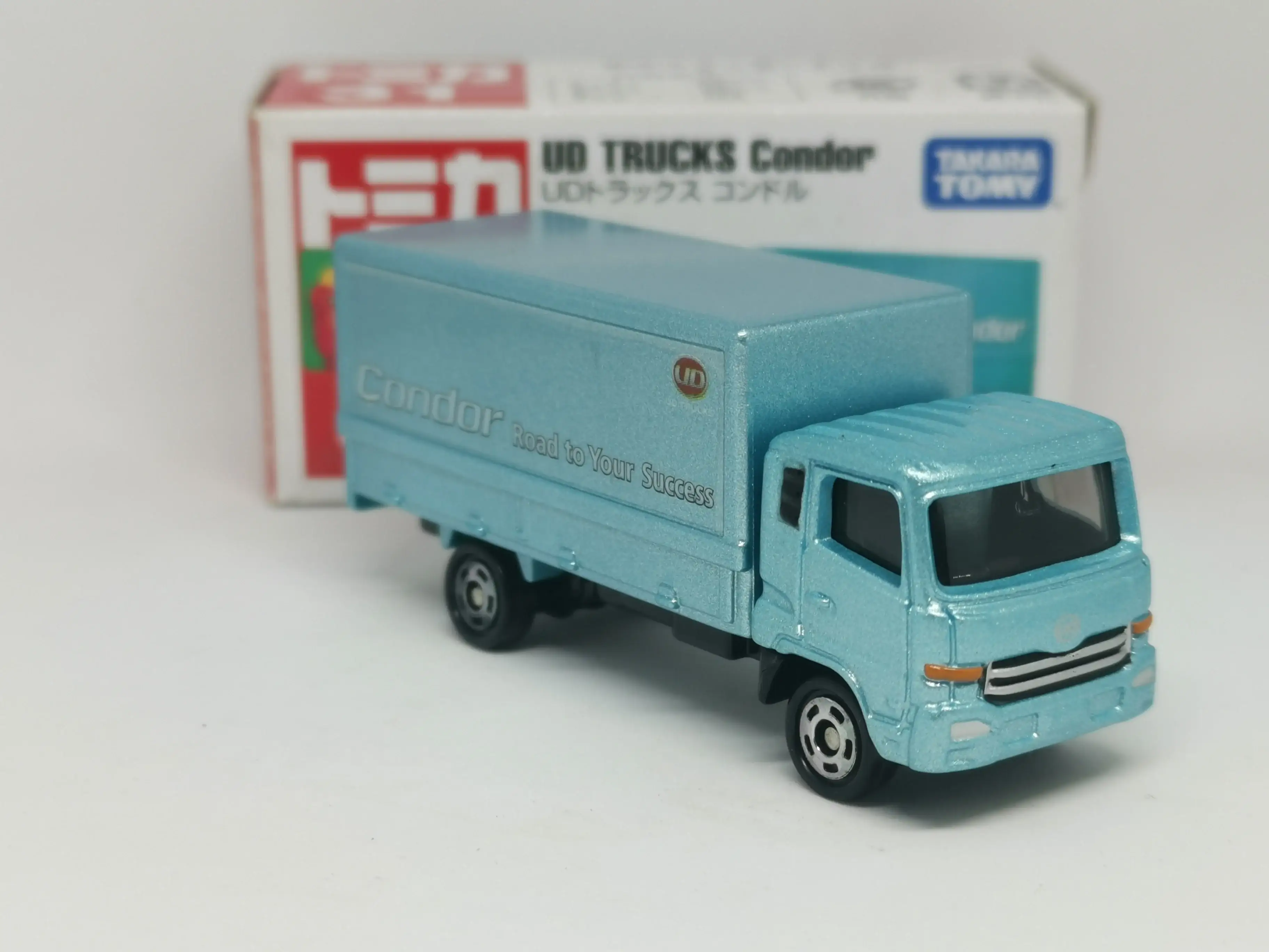 Tomica #31 UD Trucks Condor - Image 3