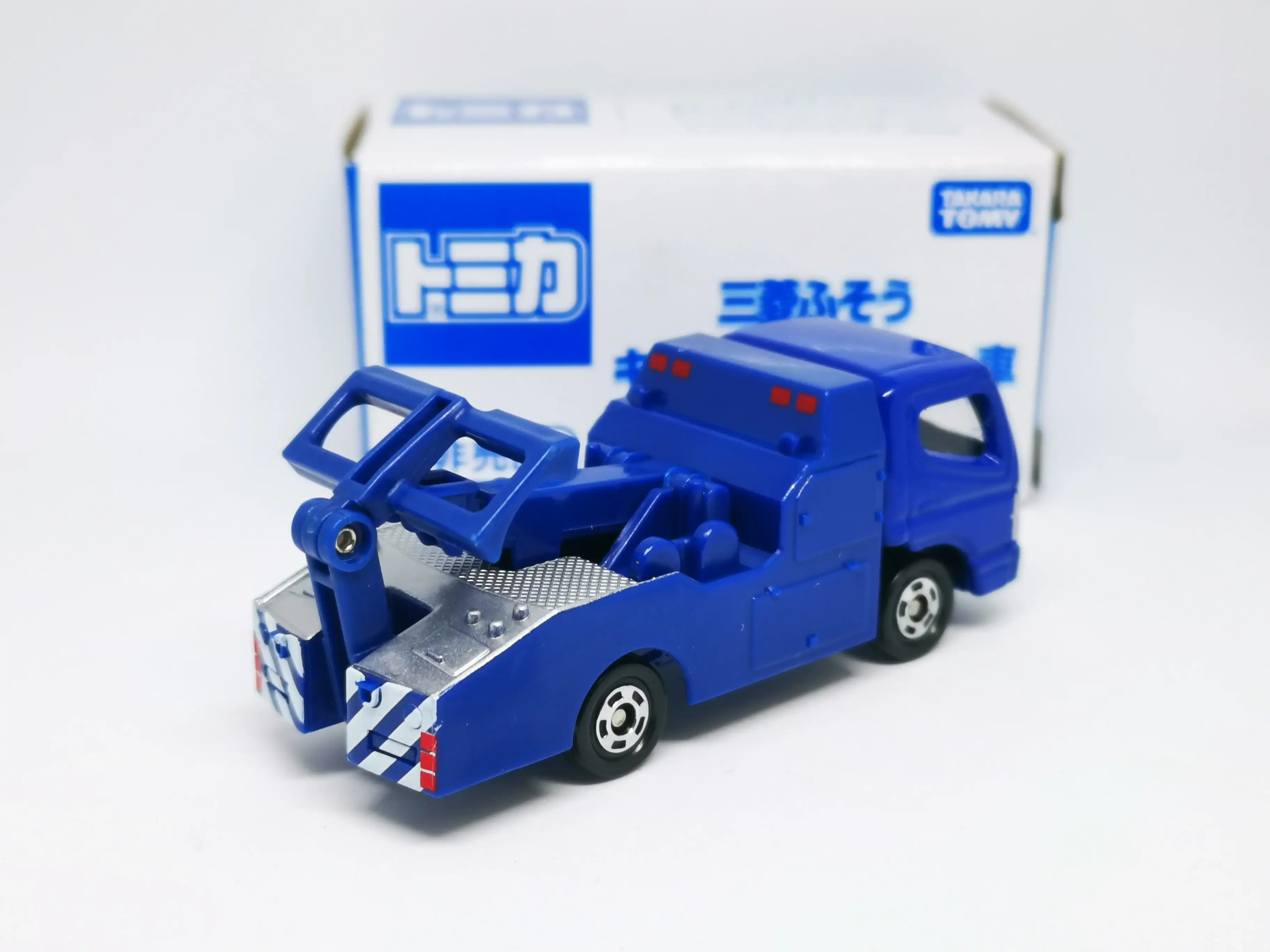 Tomica Expo Exclusive Mitsubishi Fuso canter Tow Truck - Image 3