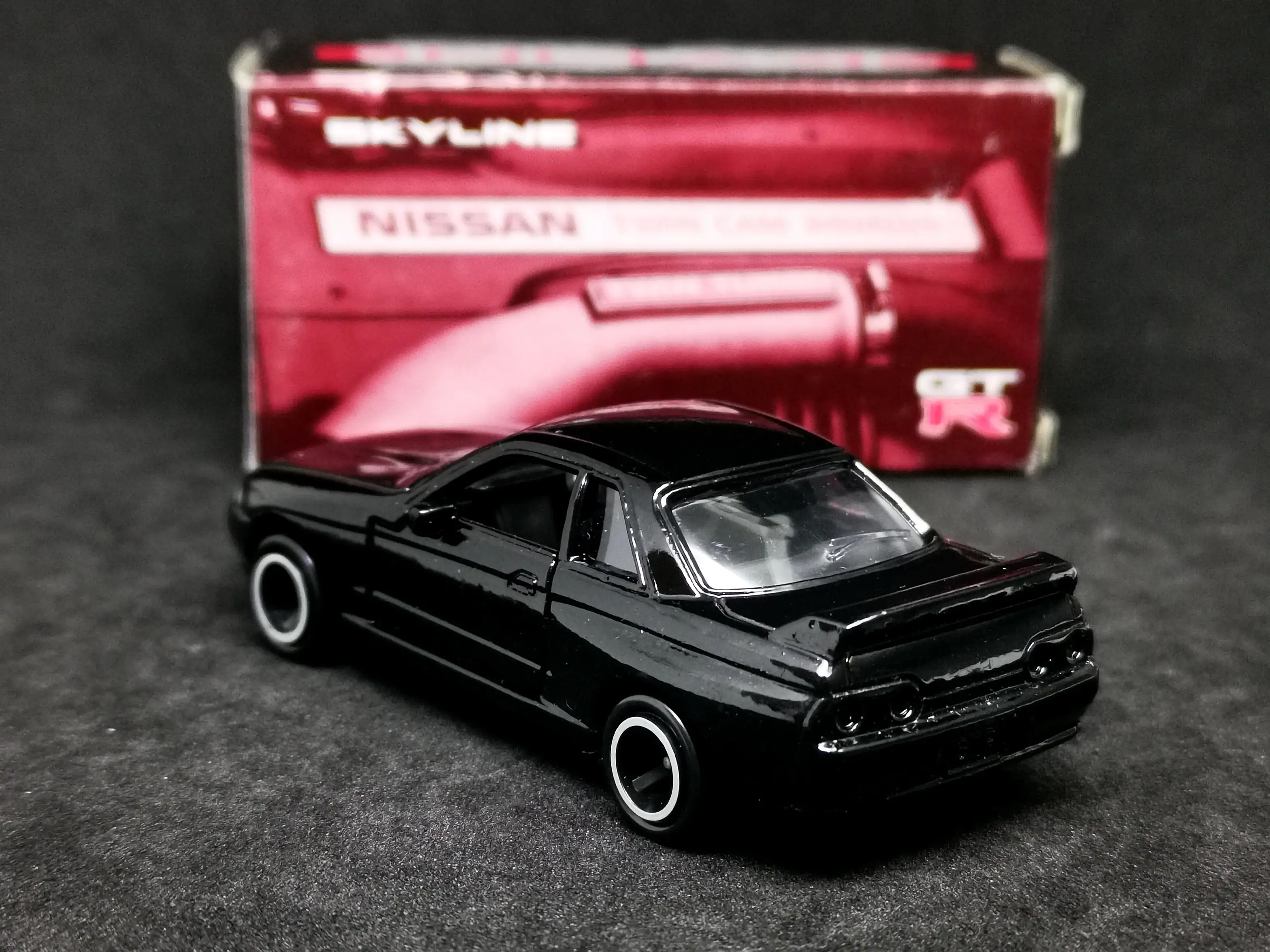 Tomica Ikeda Mini Car shop Exclusive Nissan Skyline GT-R R32 Made In Japan - Image 2