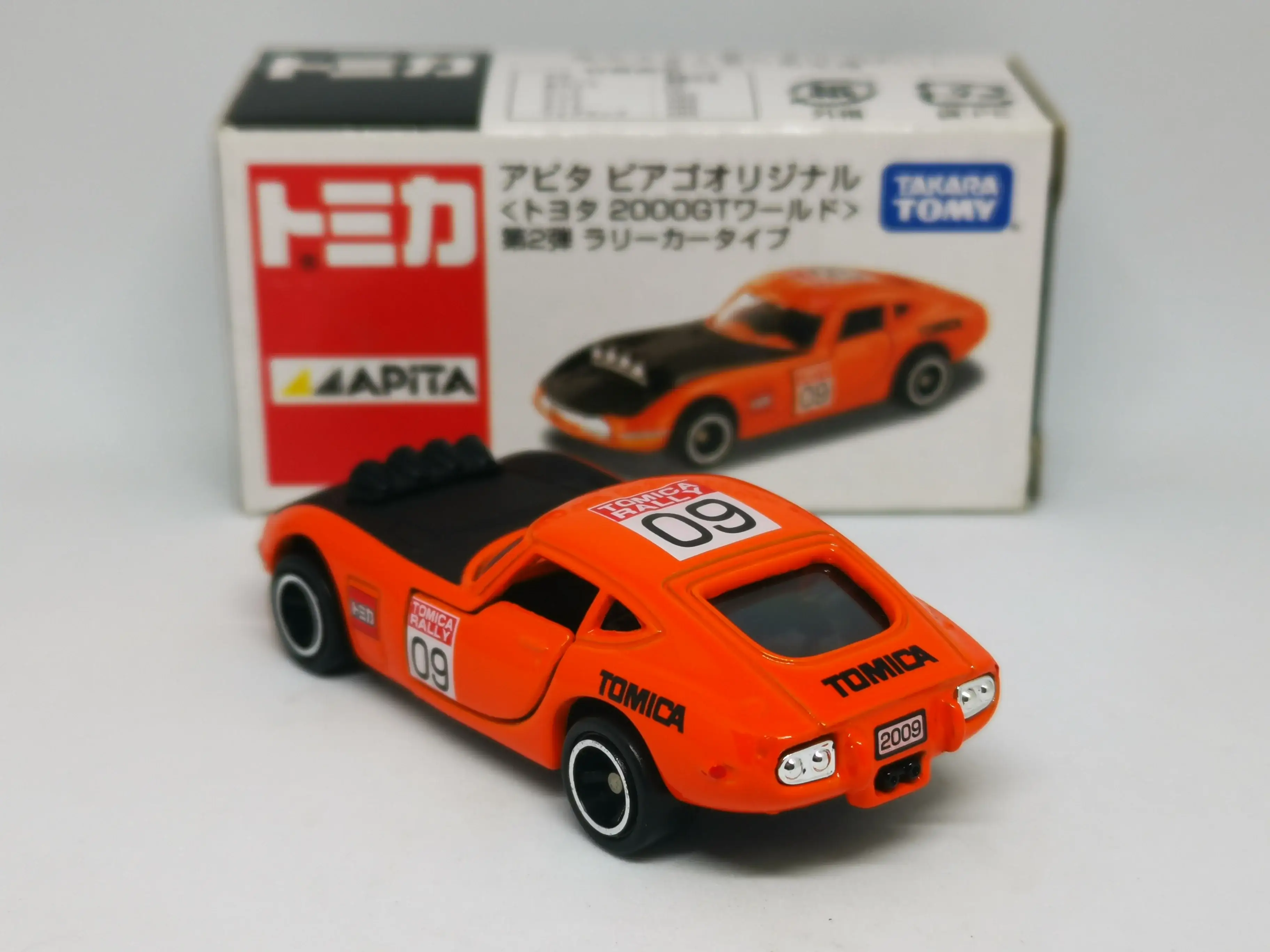 Tomica Japan Apita Mall Exclusive Toyota 2000GT Rally Type - Image 2