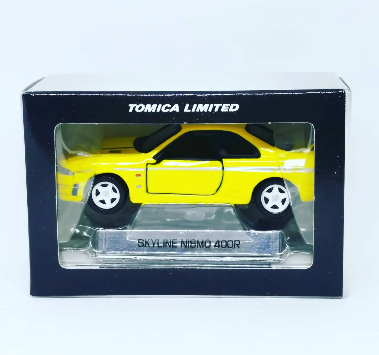 Tomica Limited Nissan Skyline GT-R R33 Nismo 400R - Image 4