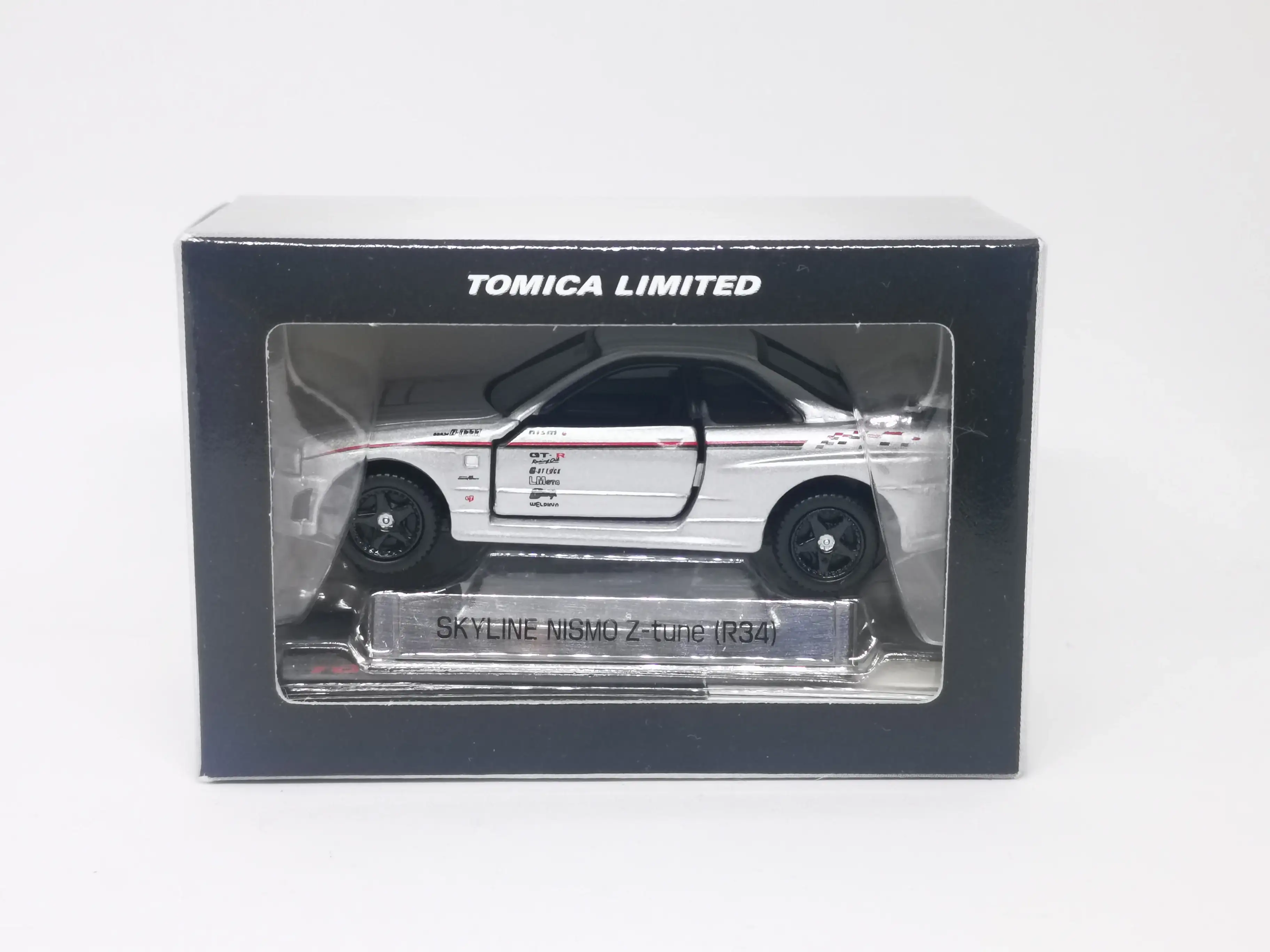 Tomica Limited Nissan Skyline GT-R R34 Nismo Z-Tune - Image 2