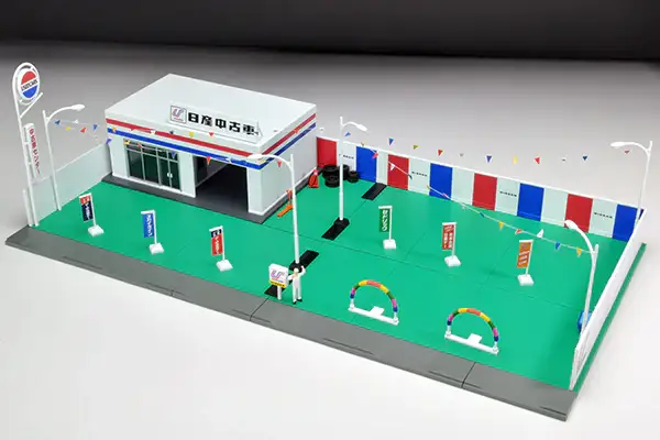Tomica Limited Vintage Carama Vintage 04d Used Car Store (Nissan Used Car) - Image 2