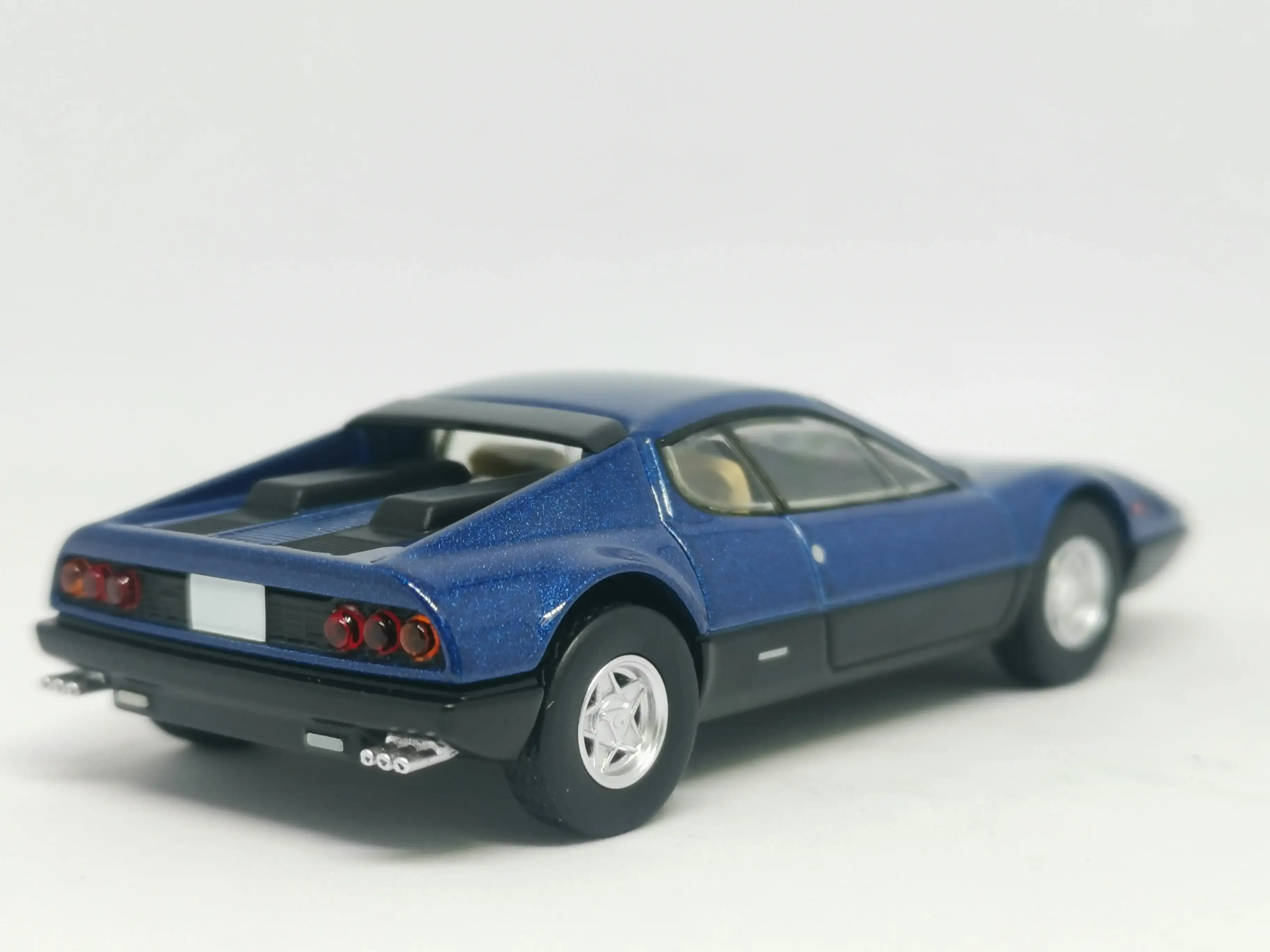 Tomica Limited Vintage Ferrari 365 GT4 BB (Blue) - Image 3