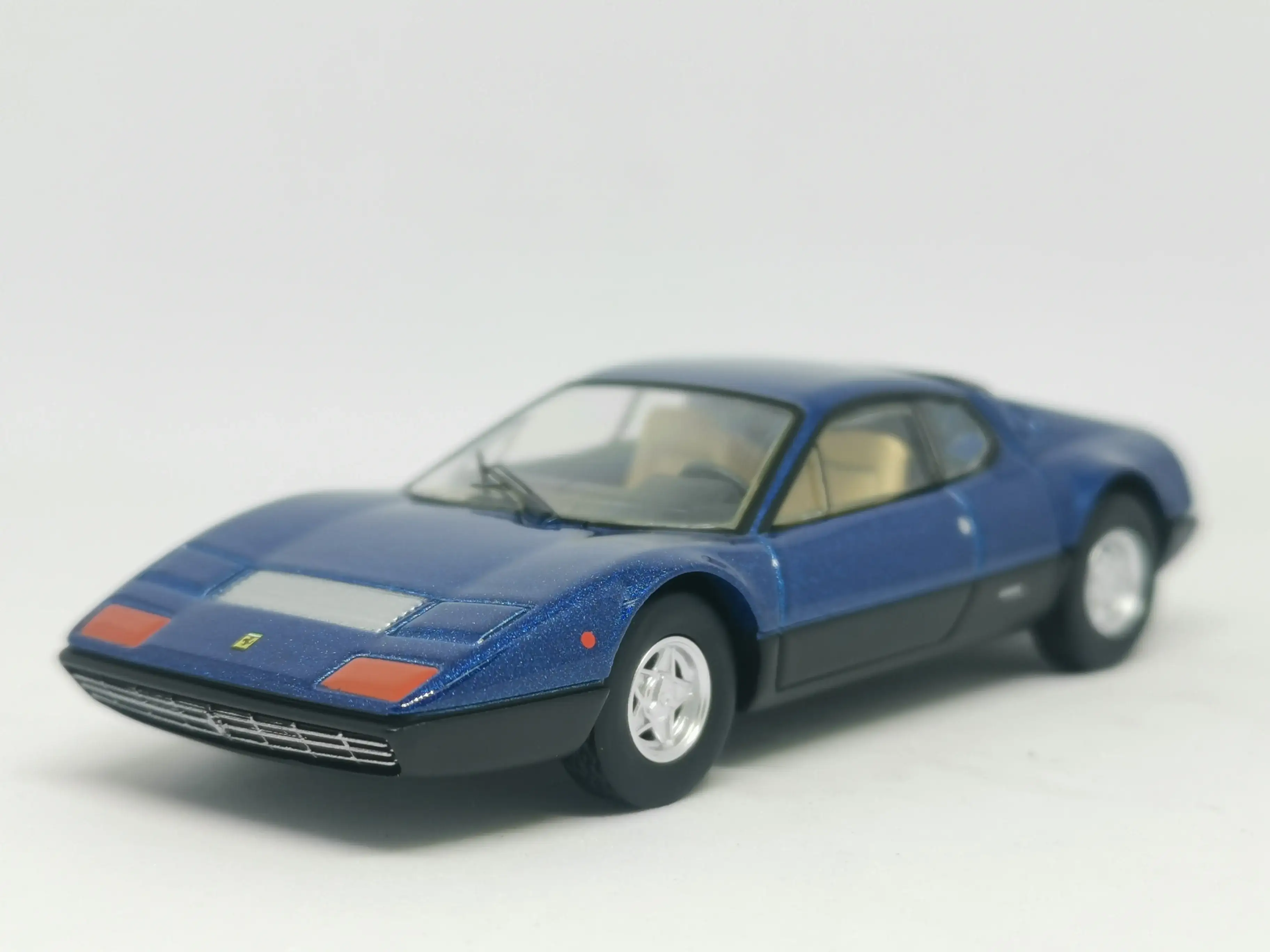 Tomica Limited Vintage Ferrari 365 GT4 BB (Blue) - Image 4