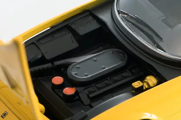 Tomica Limited Vintage Ferrari 365 GTB4 (Yellow) - Image 3