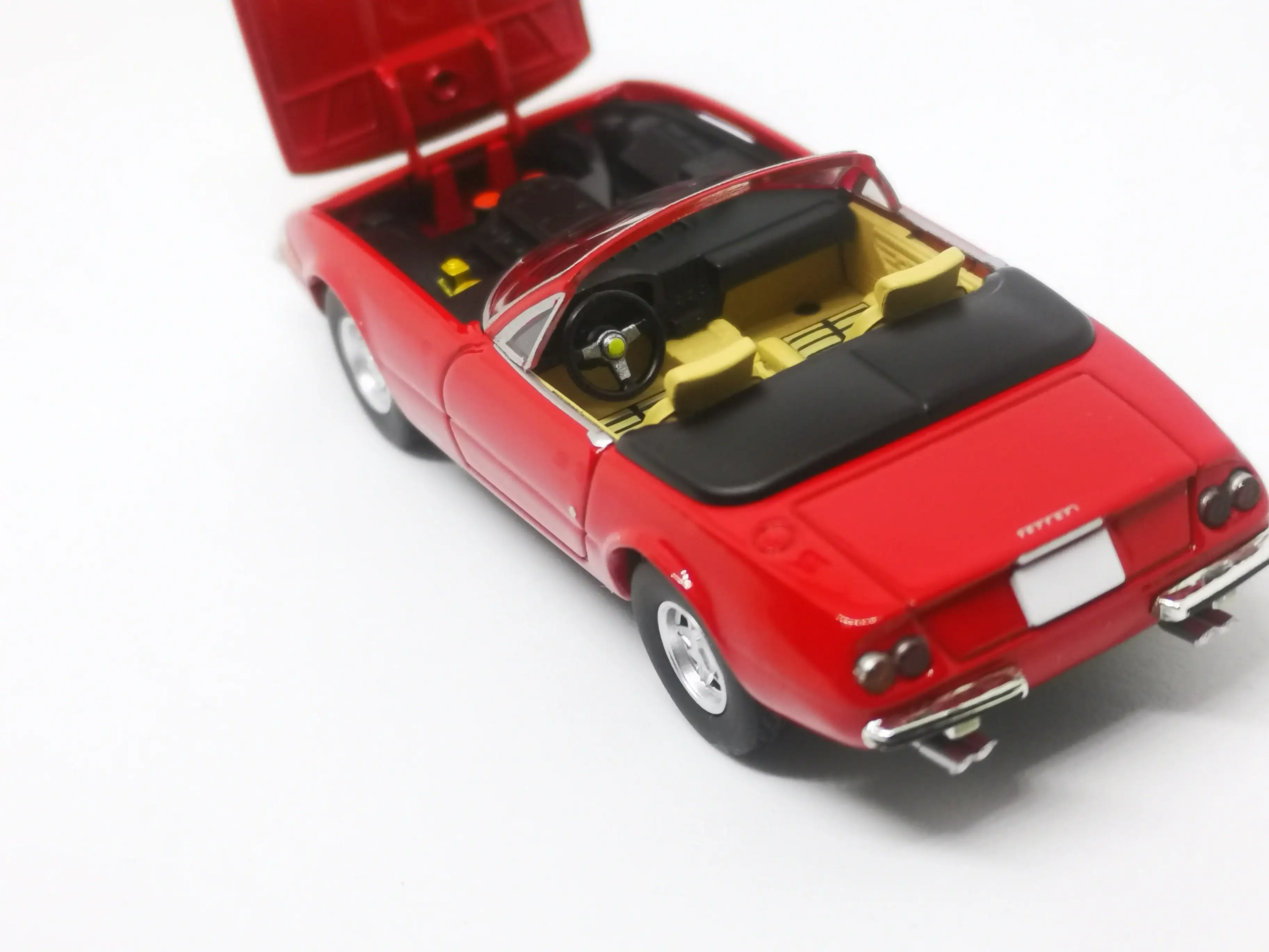 Tomica Limited Vintage Ferrari 365 GTS4 (Red) - Image 6