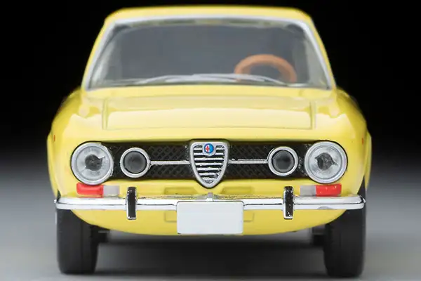 Tomica Limited Vintage LV-155c Alfa Romeo 1750GTV (yellow) - Image 3