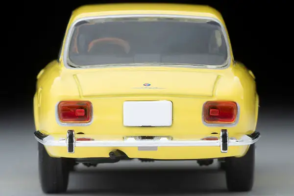 Tomica Limited Vintage LV-155c Alfa Romeo 1750GTV (yellow) - Image 4