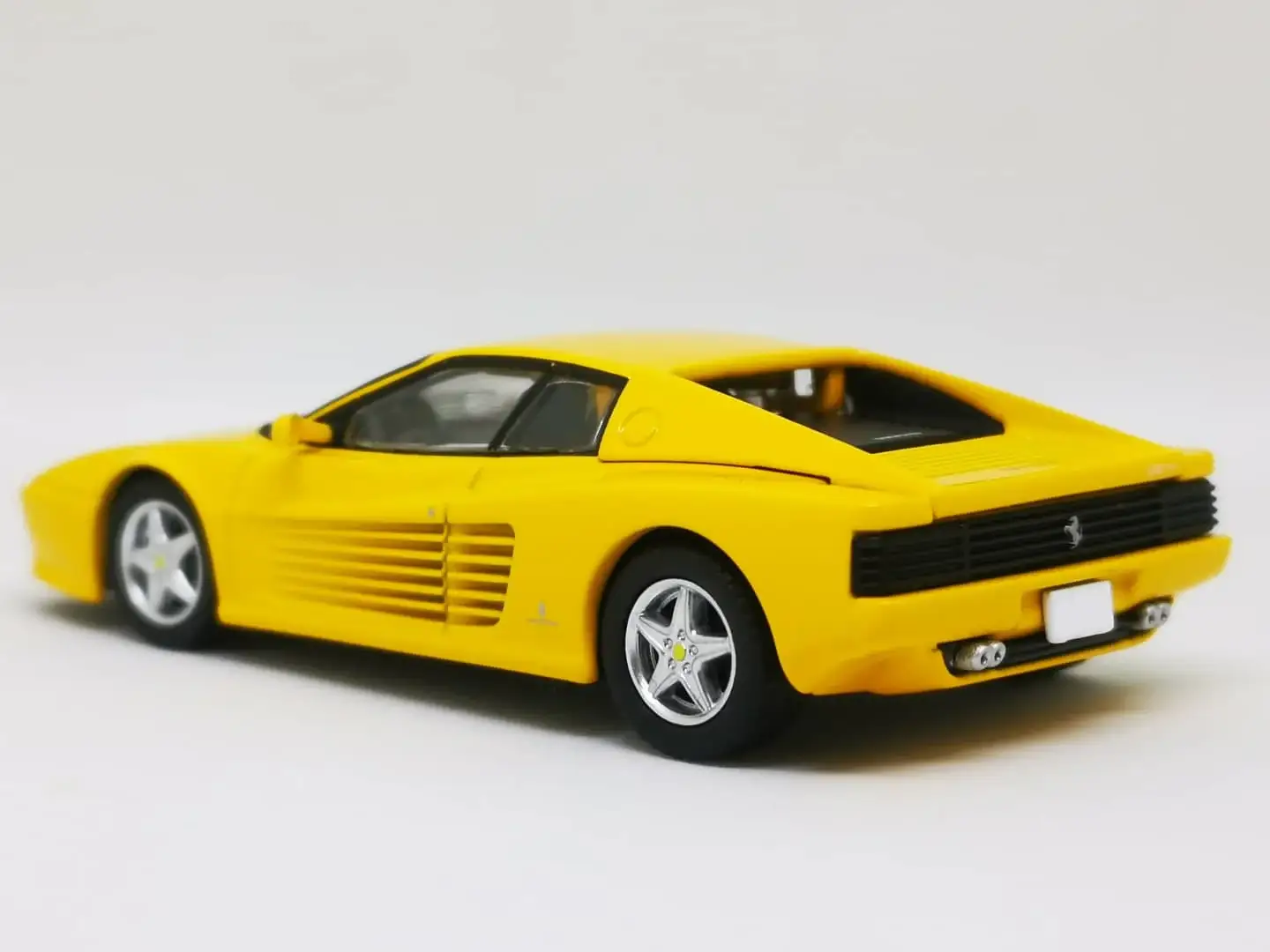 Tomica Limited Vintage Neo
Ferrari 512TR web store exclusive - Image 3