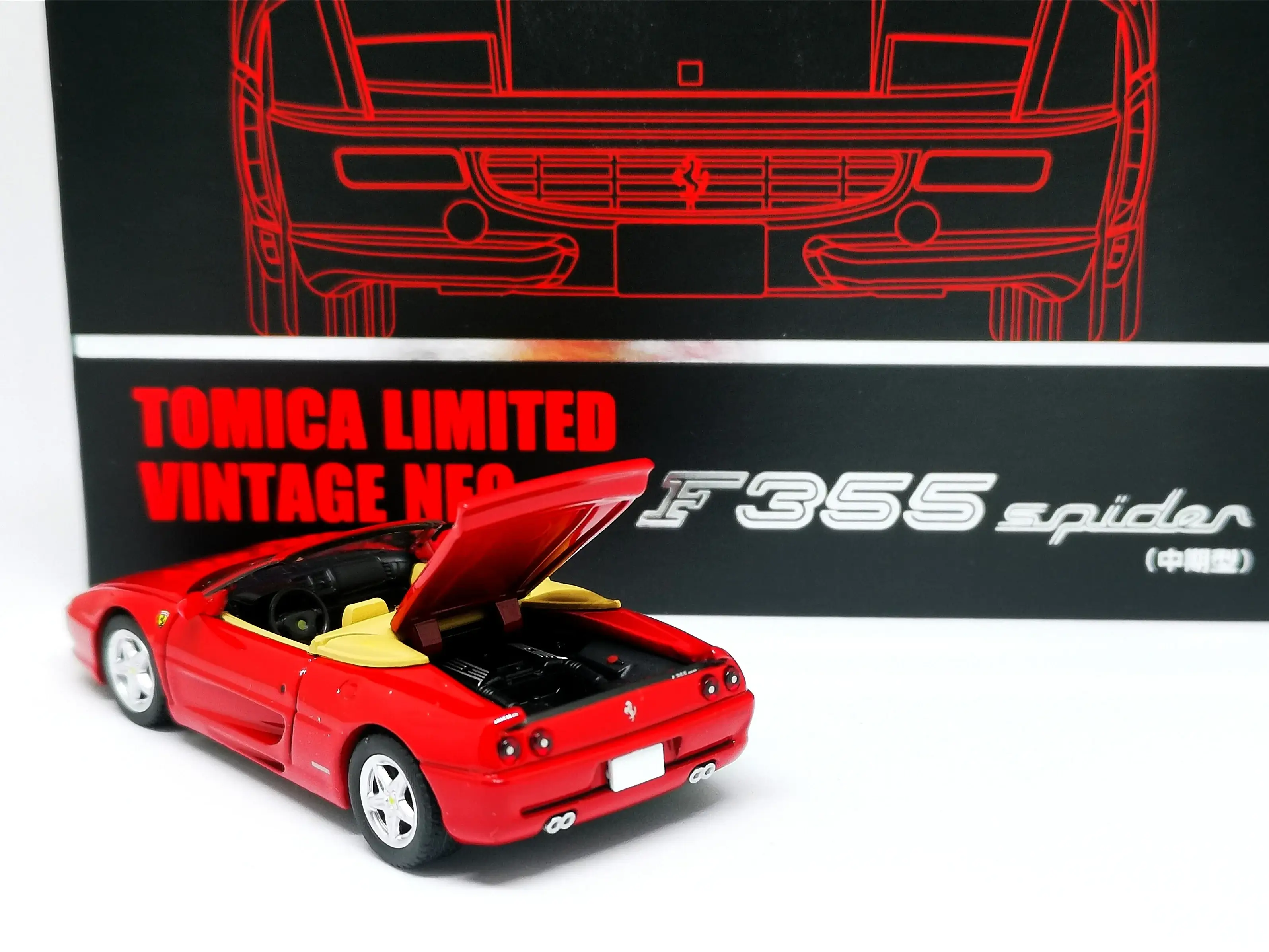 Tomica Limited Vintage Neo
Ferrari F355 Spider - Image 3