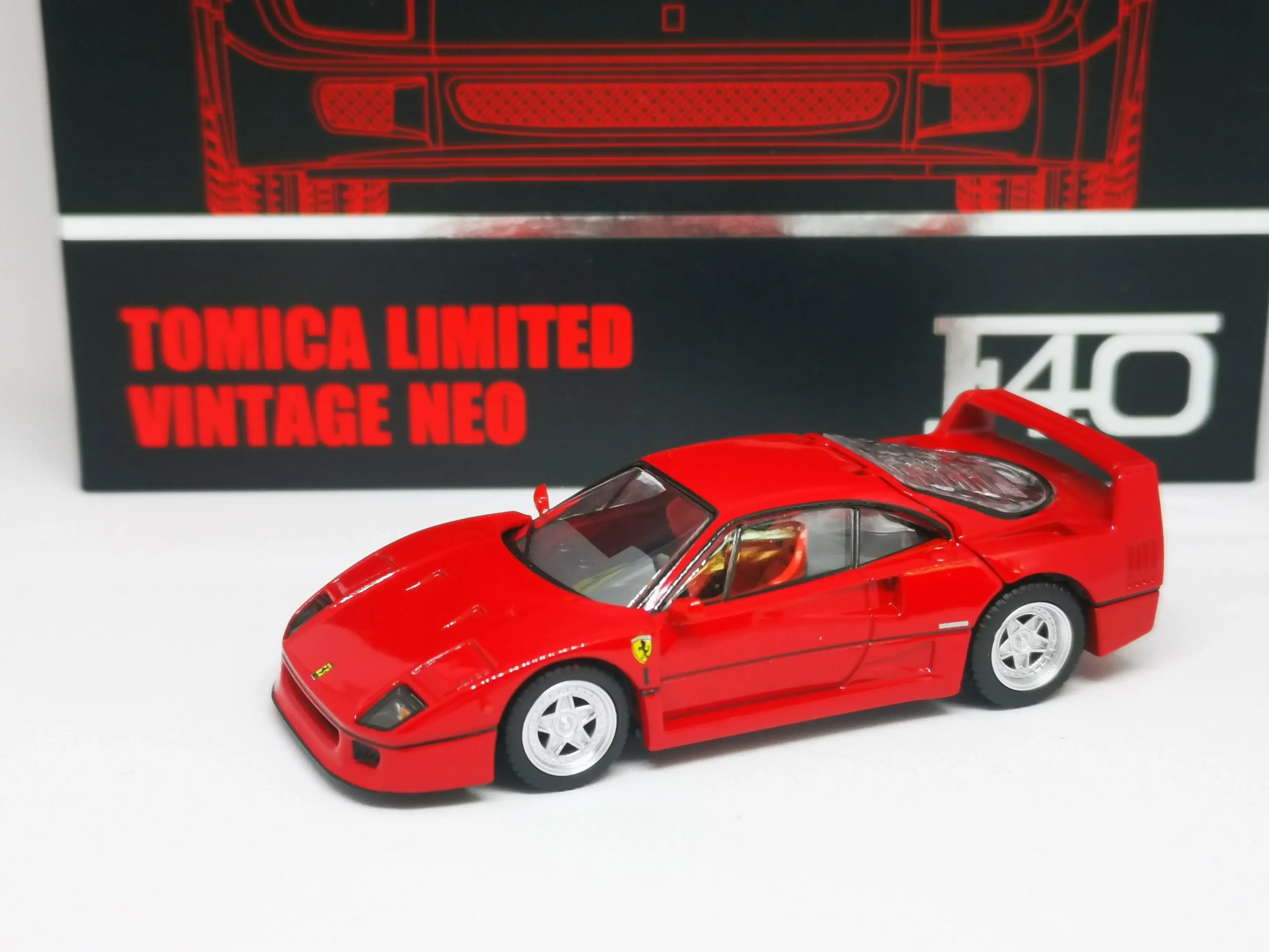 Tomica Limited Vintage Neo Ferrari F40 (Red) - Image 2
