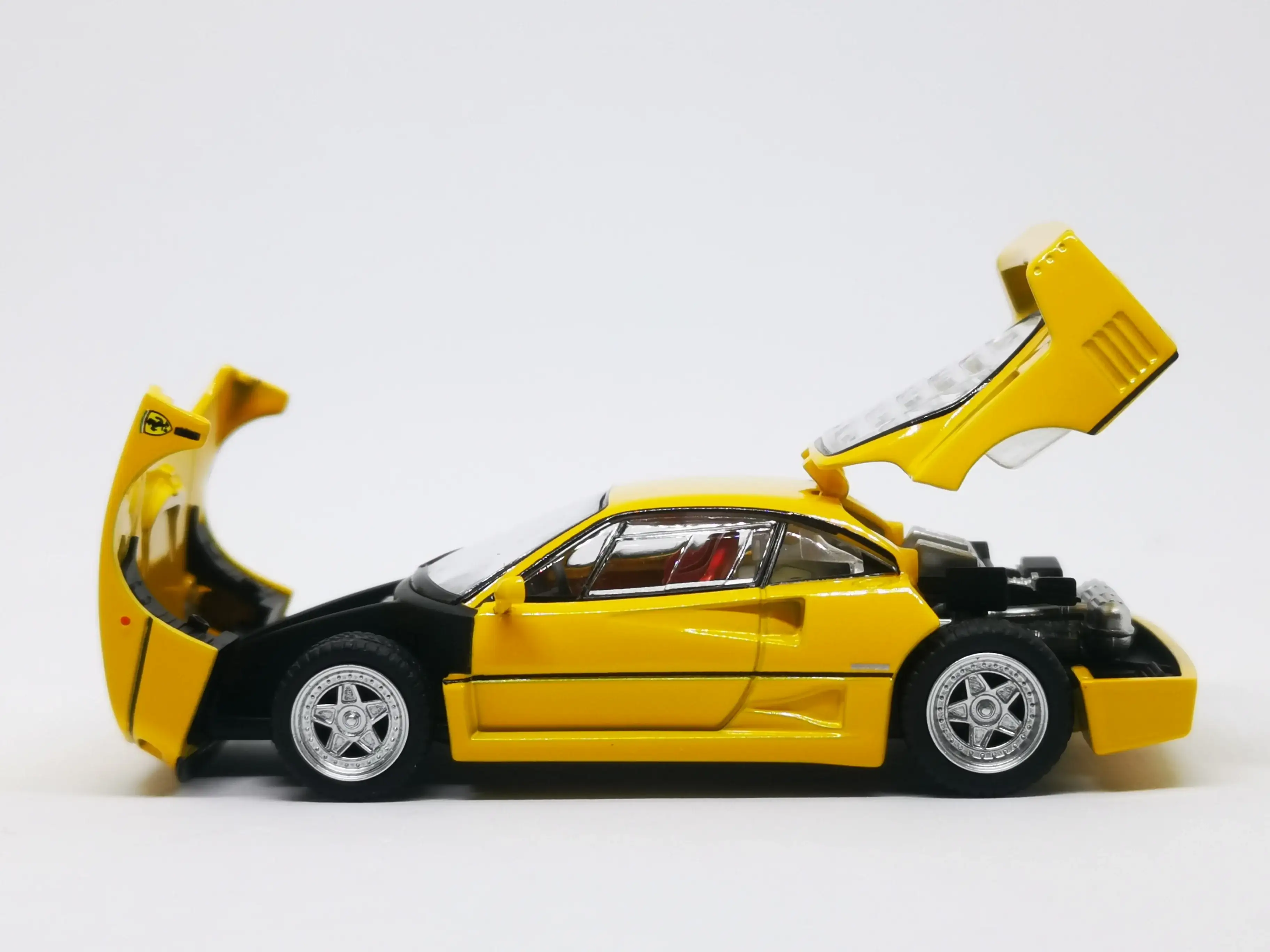 Tomica Limited Vintage Neo Ferrari F40 (Yellow) - Image 4