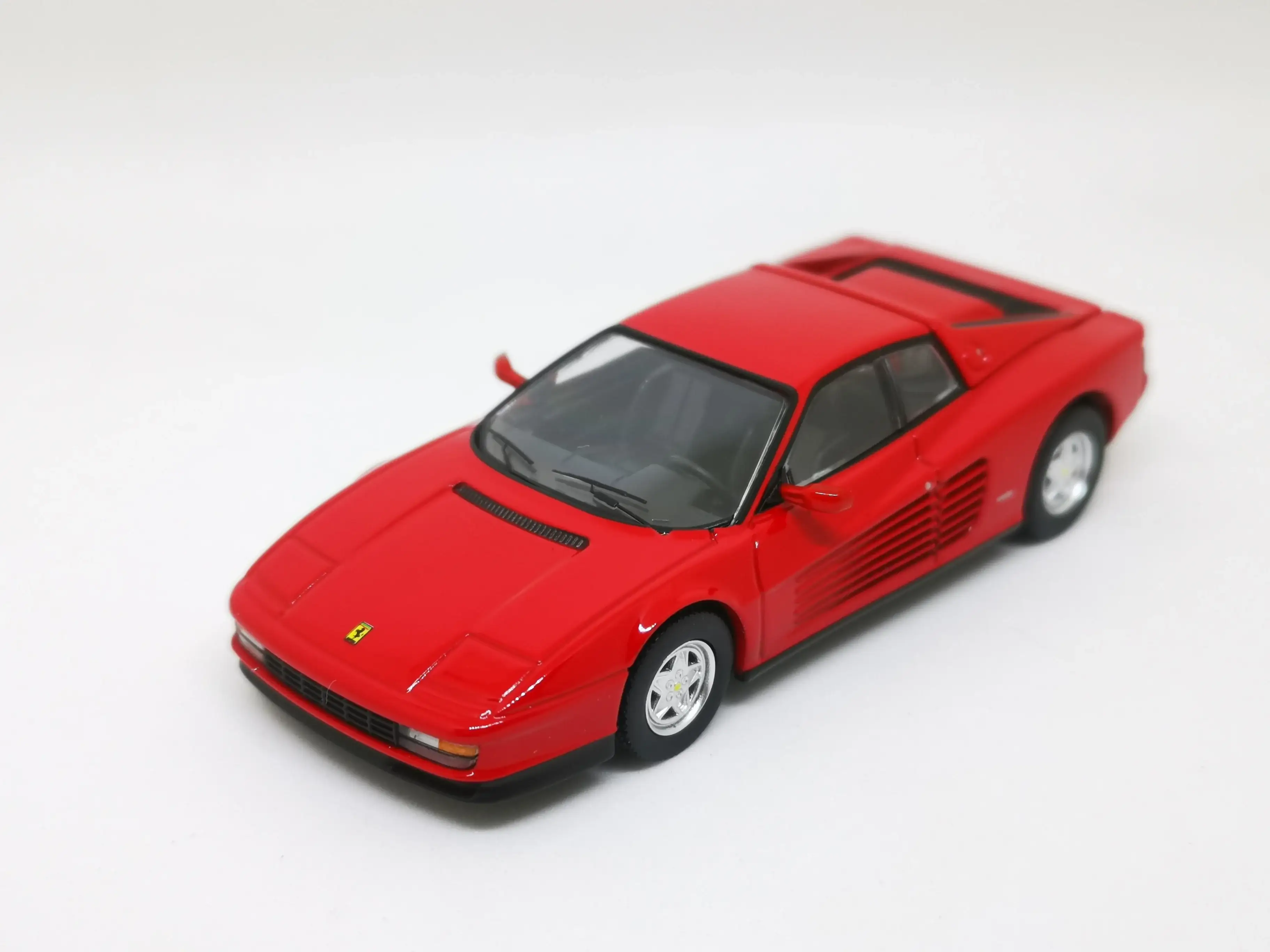Tomica Limited Vintage Neo
Ferrari Testarossa - Image 2