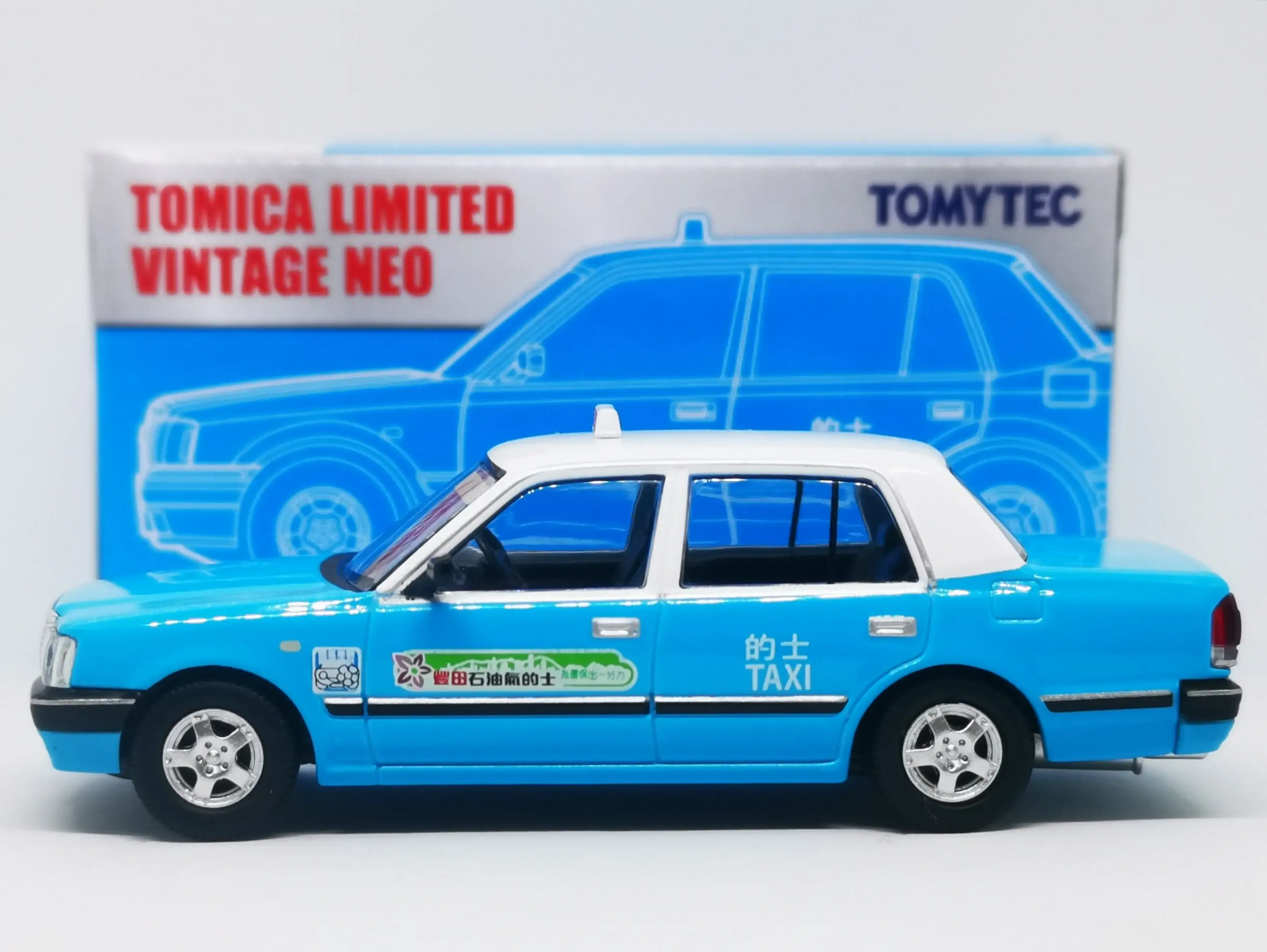 Tomica Limited Vintage Neo Hong Kong Exclusive Toyota Crown Comfort Hong Kong Taxi - Image 4