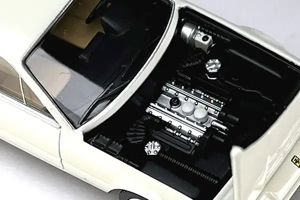 Tomica Limited Vintage Neo LV-N Ferrari 412 (white) - Image 3
