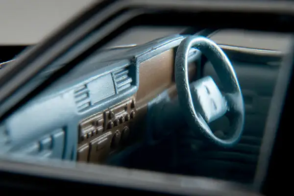 Tomica Limited Vintage Neo LV-N Western Police 26 Nissan Cedric 200E GL masked police car - Image 3