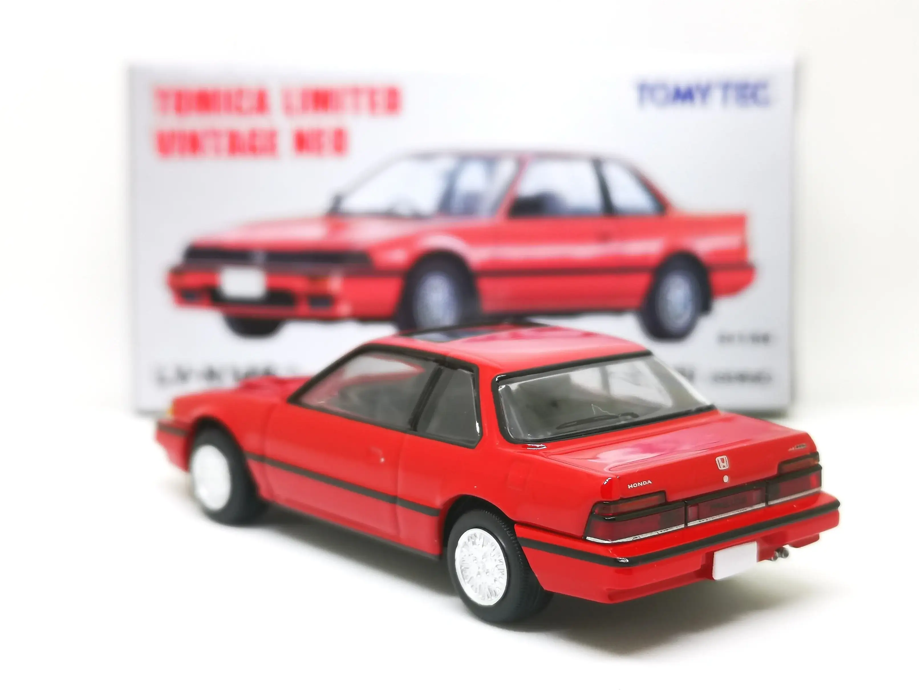 Tomica Limited Vintage Neo LV-N146c Honda Prelude Red - Image 2