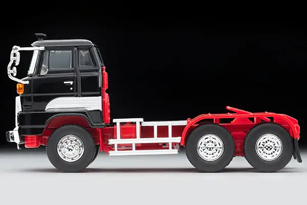 Tomica Limited Vintage Neo LV-N166b Hino HH341 tractor head (black) - Image 6
